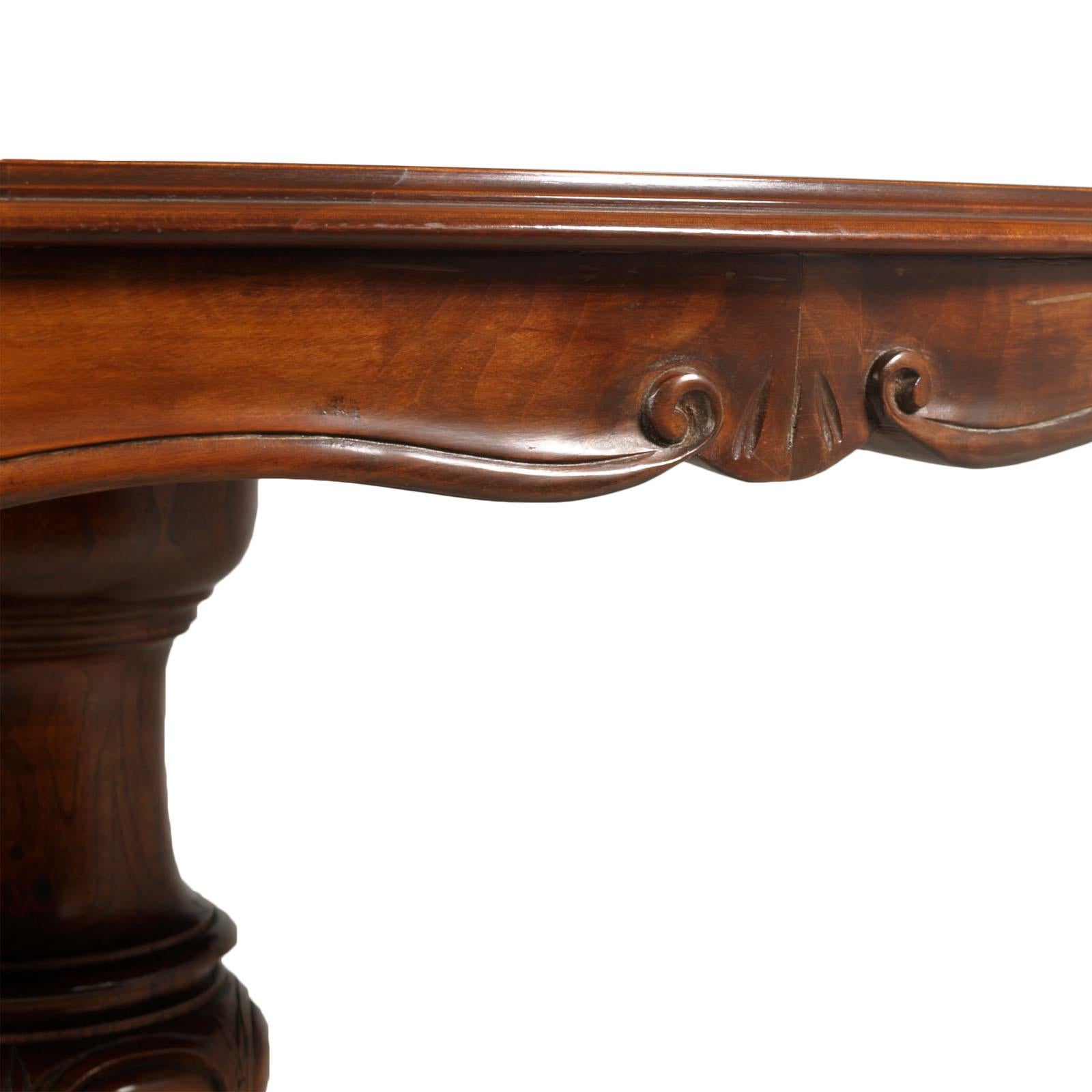 Runder Barocktisch Sorrento mit Intarsien aus Nussbaumholz, geschnitzt, gewachst poliert im Angebot 3