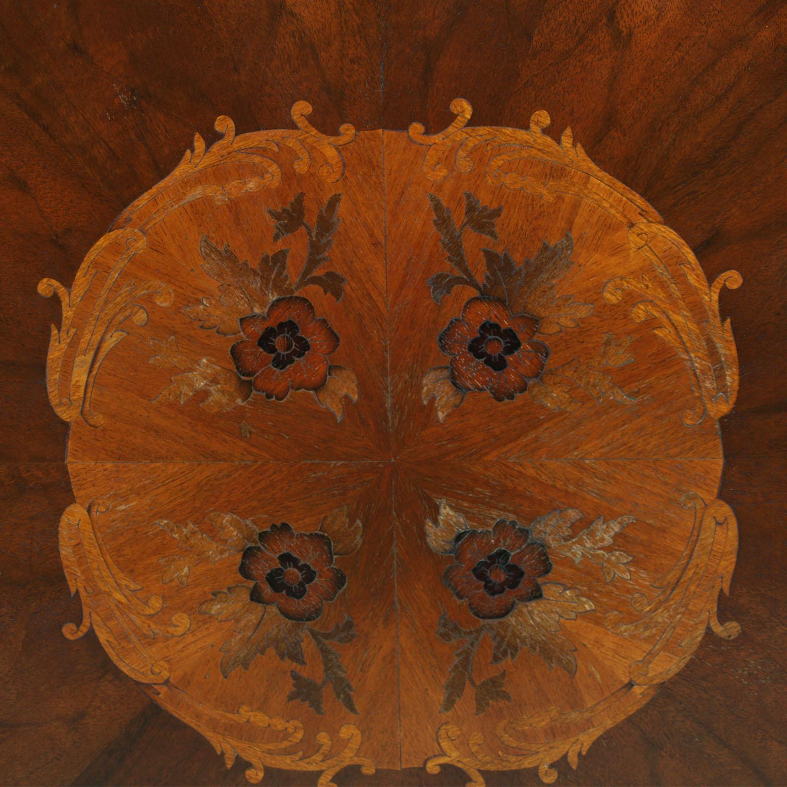 Table ronde baroque Sorrento 6 chaises, en noyer incrusté et sculpté ciré poli en vente 8