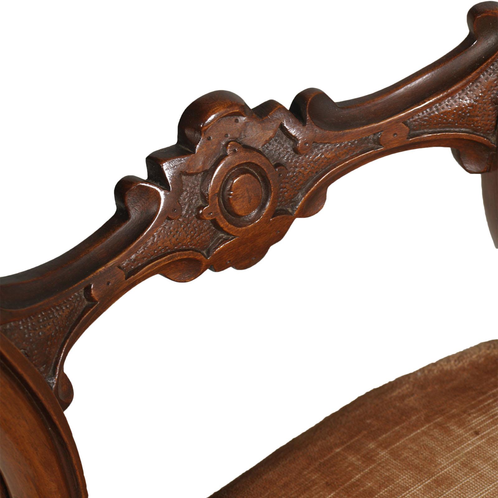 Baroque Sorrento Round Table & Chairs, in Walnut Inlaid & Carved, Wax Polished For Sale 1