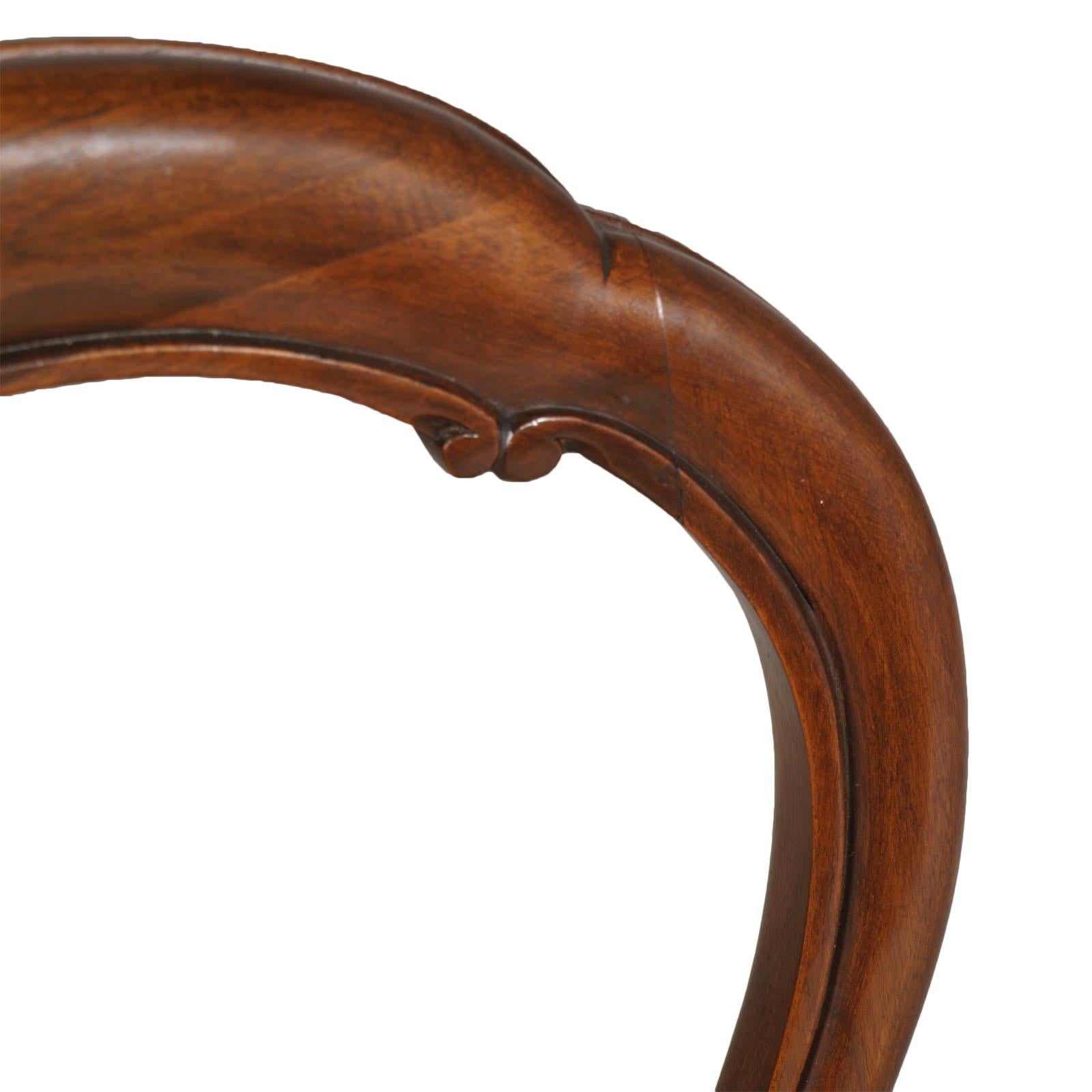 Table ronde baroque Sorrento 6 chaises, en noyer incrusté et sculpté ciré poli en vente 1