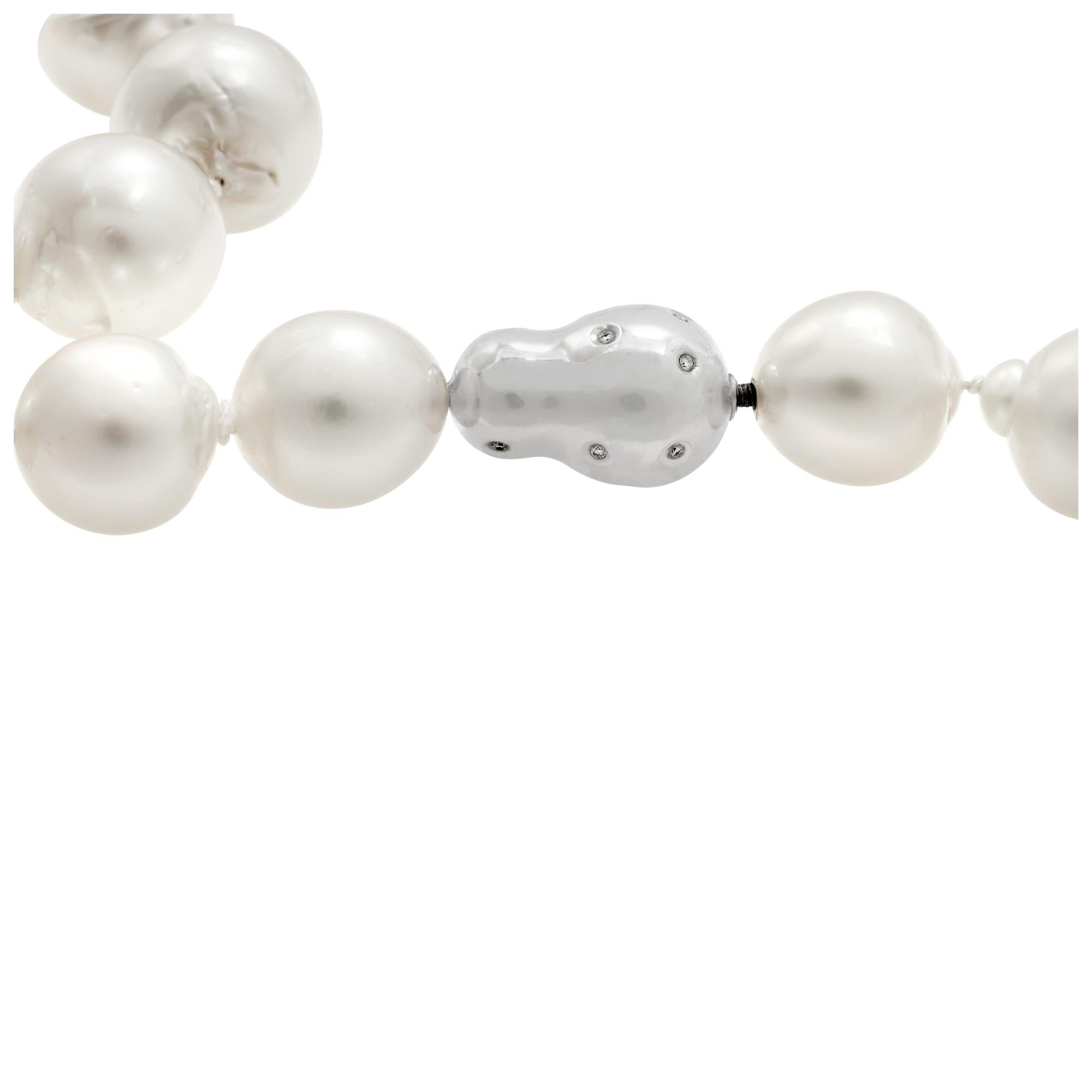 Baroque South Sea Pearl 18k White Gold Necklace with Diamonds Clasp In Excellent Condition For Sale In Surfside, FL
