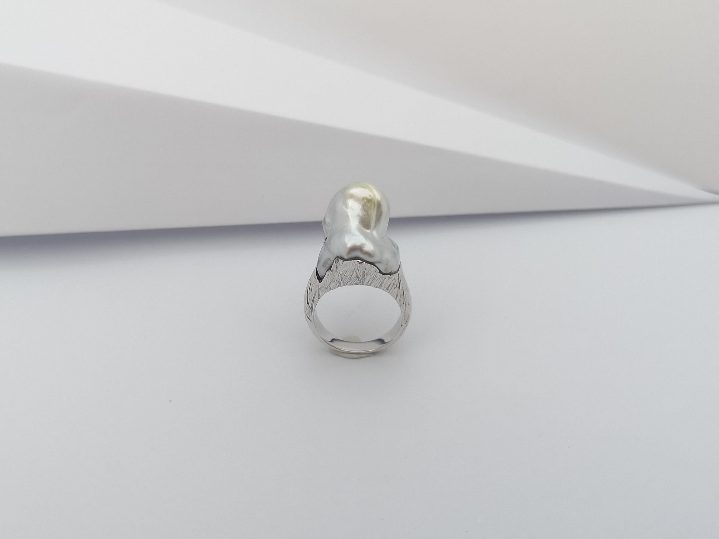 Baroque South Sea Pearl Ring Set in 18 Karat White Gold Settings For Sale 9