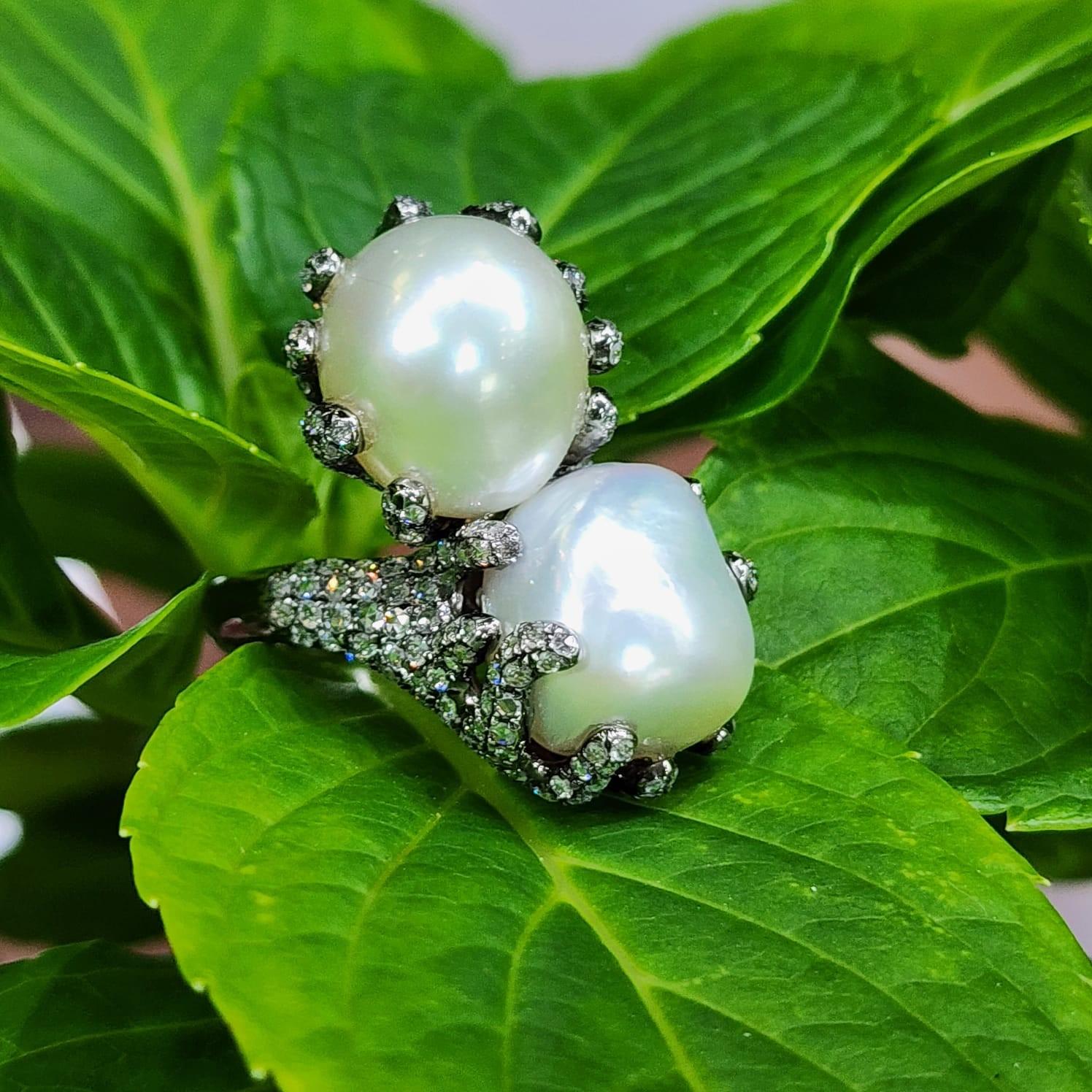 Baroque South Sea Pearl Toi Et Moi Diamond Ring in 18 Karat Rhodium Gold For Sale 2