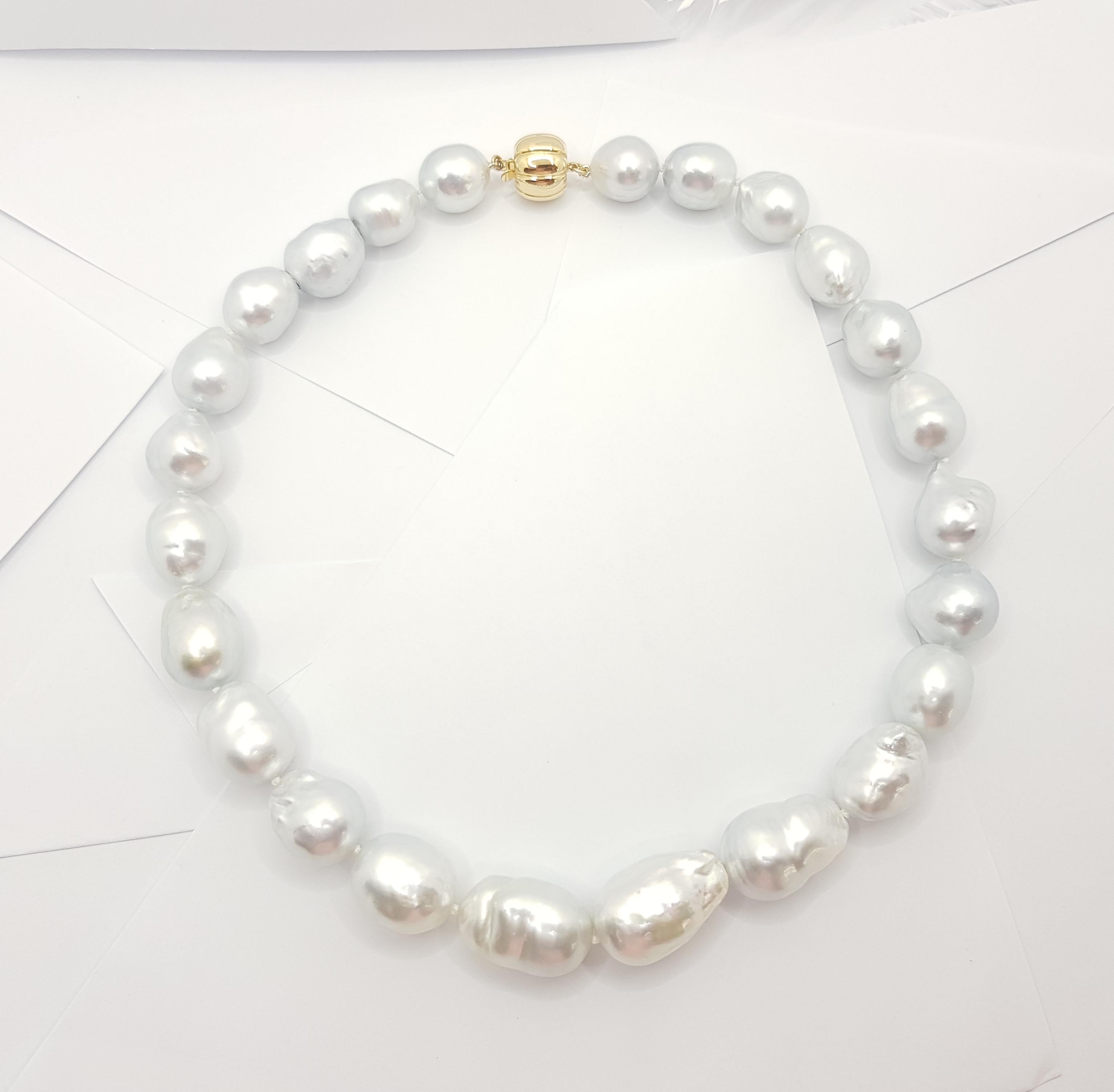 Baroque South Sea Pearl with 18 Karat Gold Clasp For Sale 2