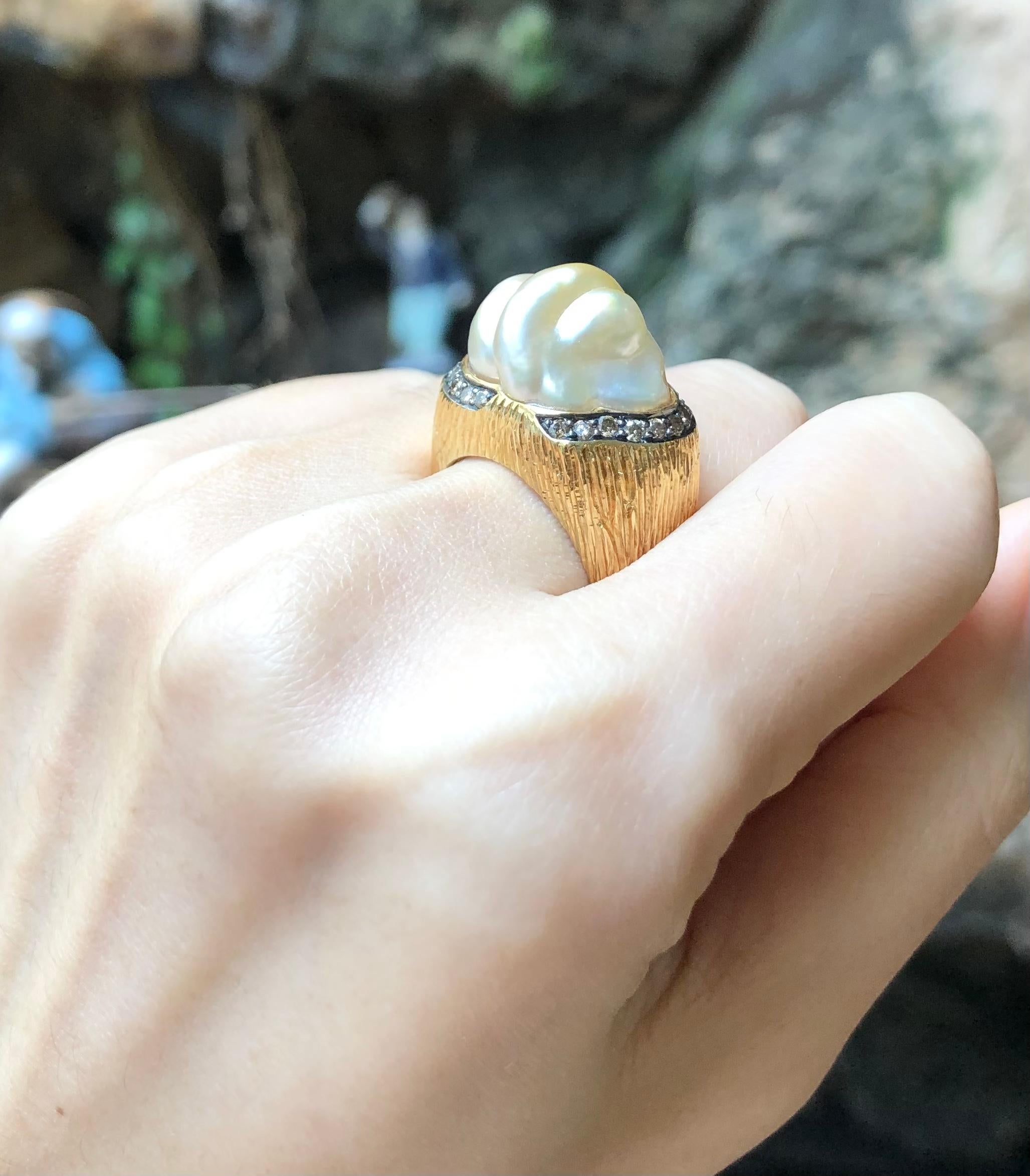 Contemporary Baroque South Sea Pearl with Brown Diamond Ring Set in 18 Karat Gold Settings For Sale