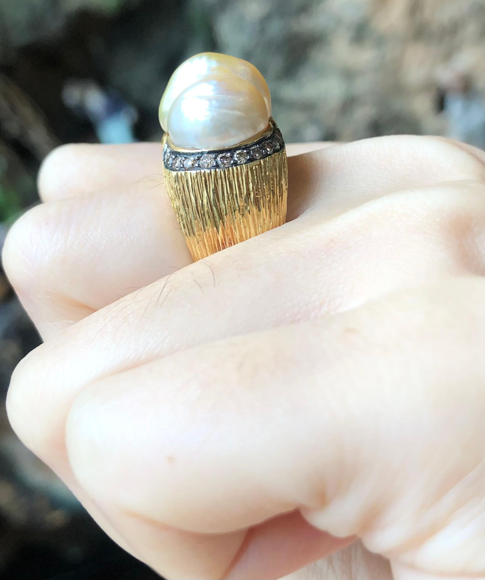 Brilliant Cut Baroque South Sea Pearl with Brown Diamond Ring Set in 18 Karat Gold Settings For Sale