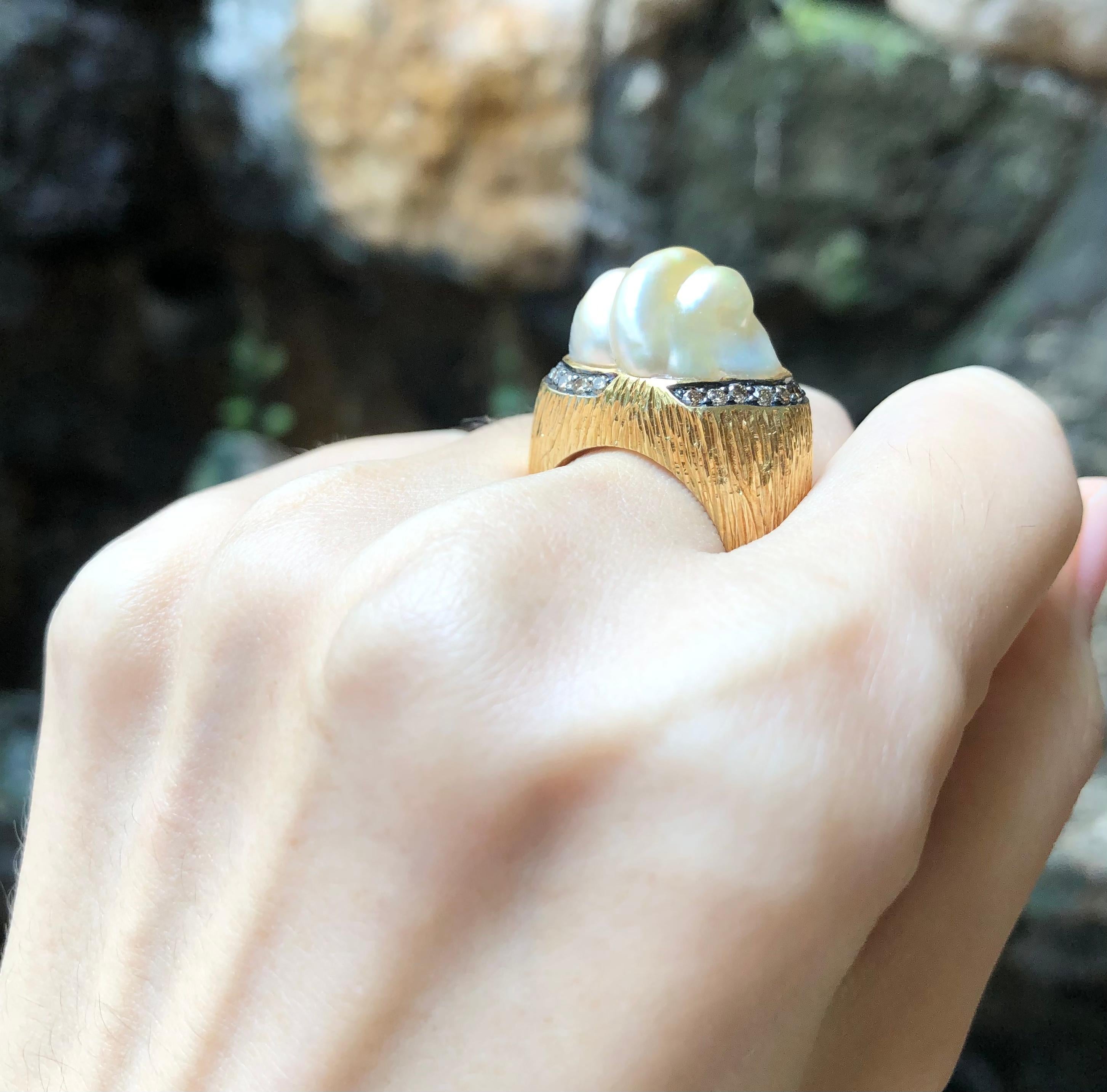 Women's Baroque South Sea Pearl with Brown Diamond Ring Set in 18 Karat Gold Settings For Sale