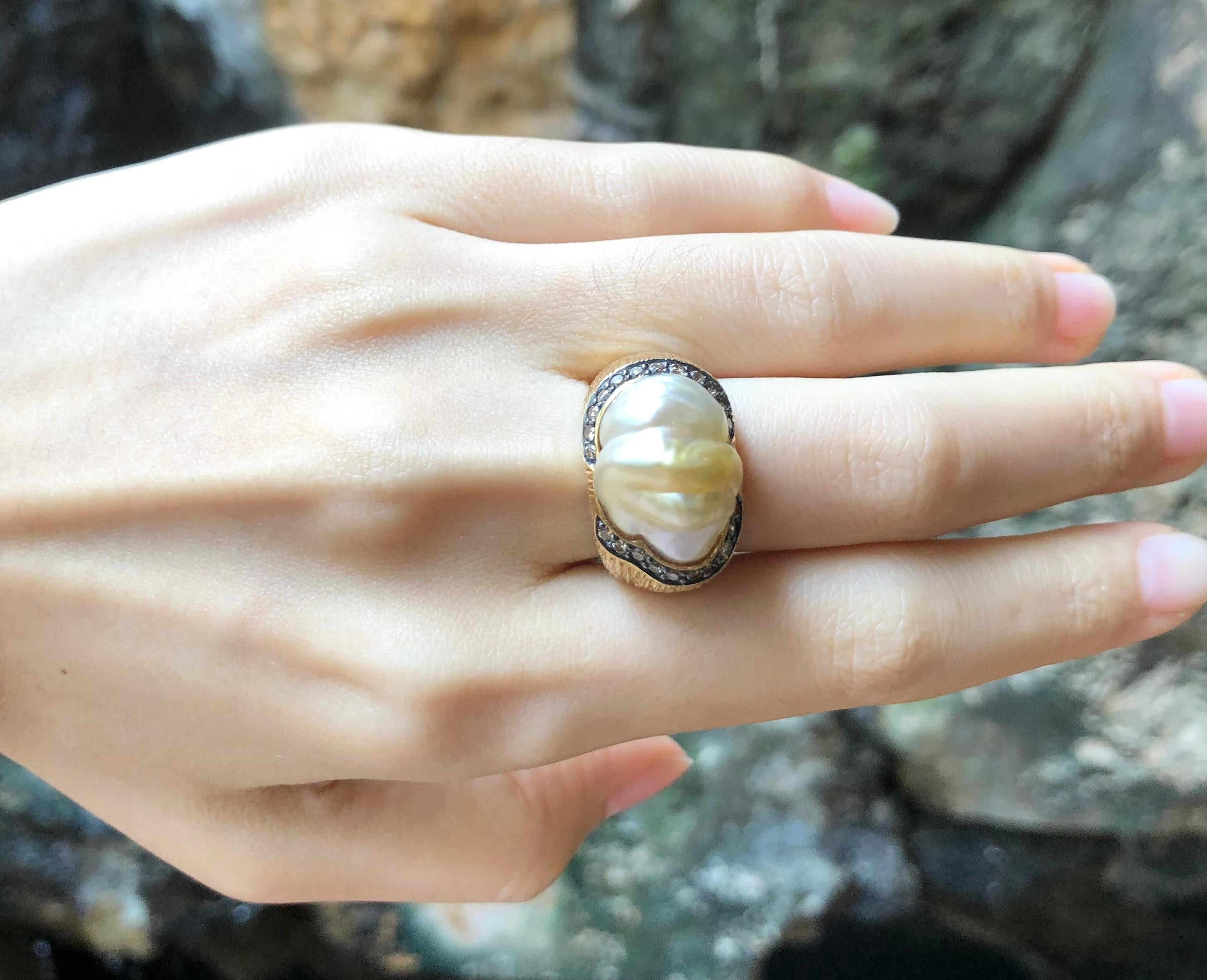 Baroque South Sea Pearl with Brown Diamond Ring Set in 18 Karat Gold Settings For Sale 1