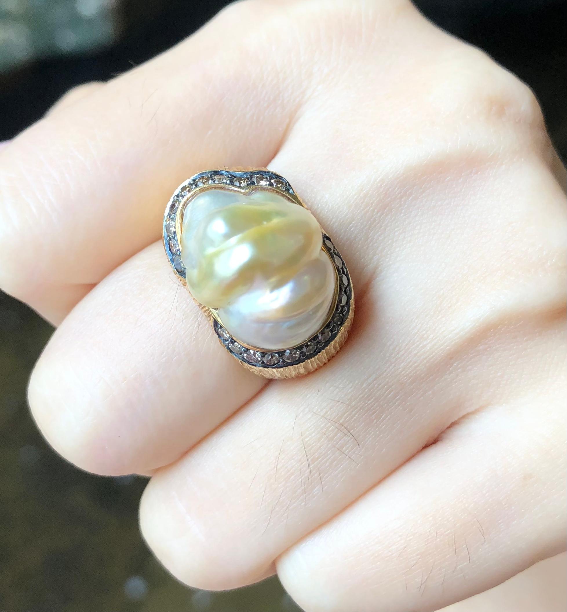 Baroque South Sea Pearl with Brown Diamond Ring Set in 18 Karat Gold Settings For Sale 2