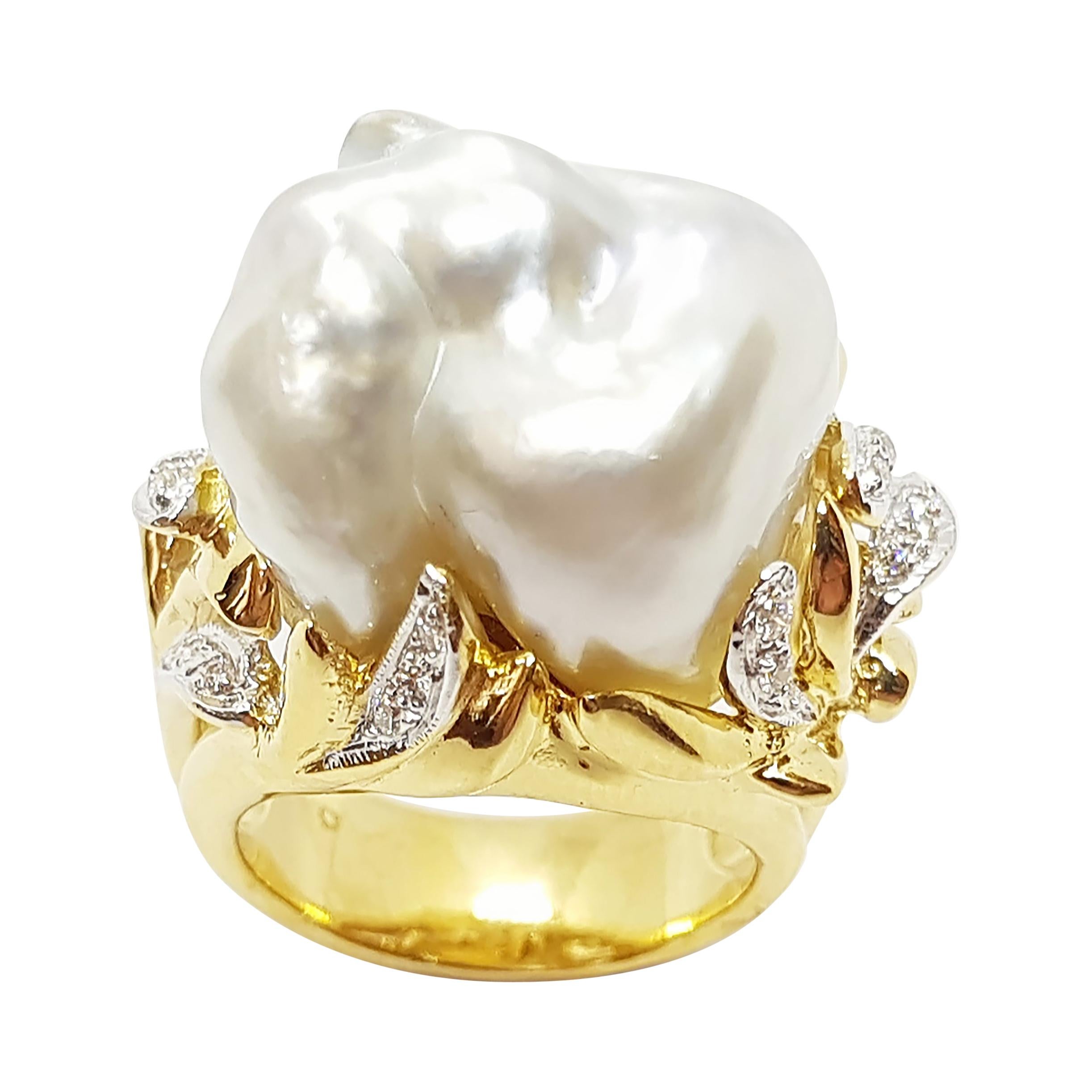 Baroque South Sea Pearl with Diamond Ring Set in 18 Karat Gold Settings