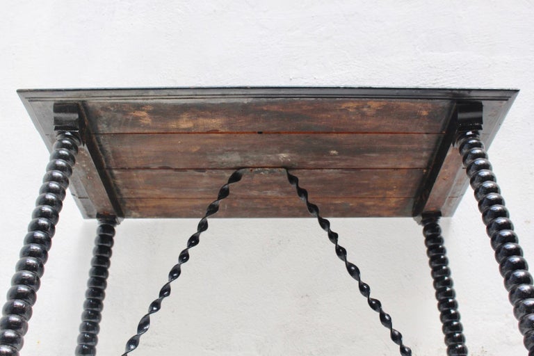 Baroque Spanish Table with Turned Legs and Iron Stretches, 19th Century For Sale 4