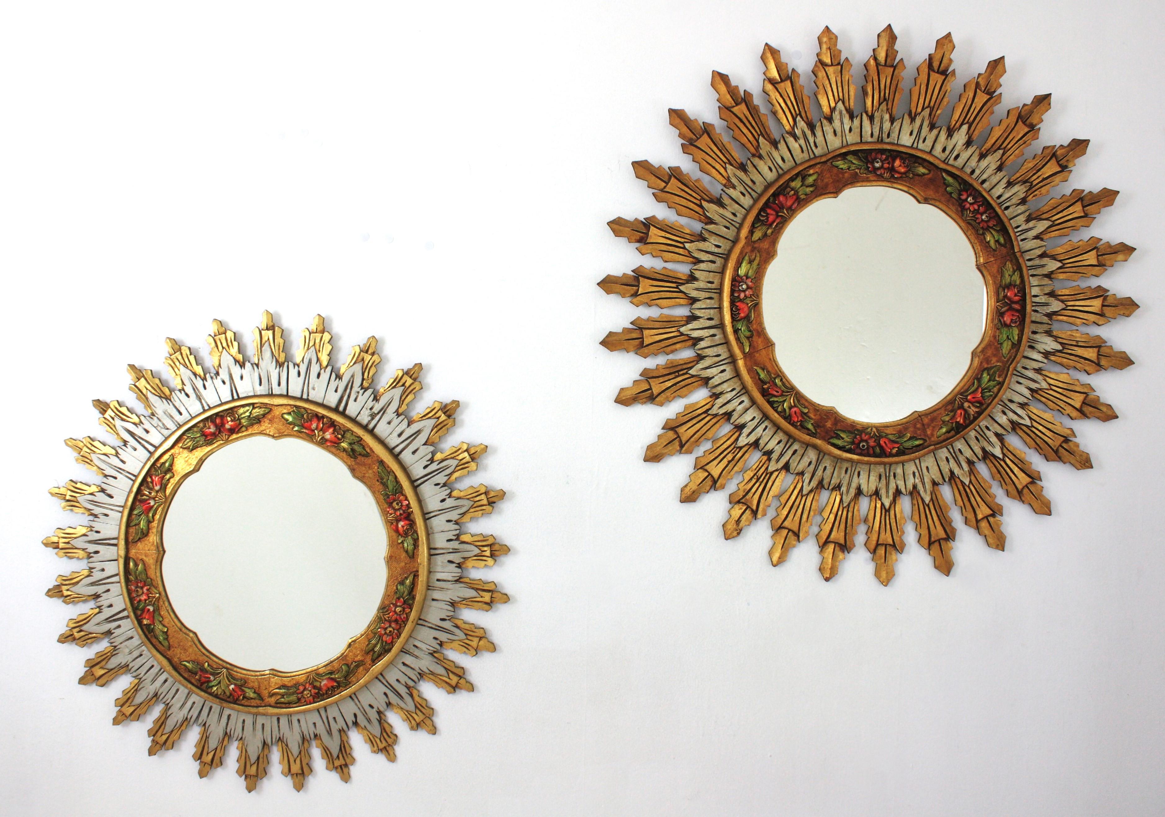 Baroque Spanish XL Sunburst Mirror, Gilt Silvered Wood and Barbola Flower Detail In Good Condition For Sale In Barcelona, ES