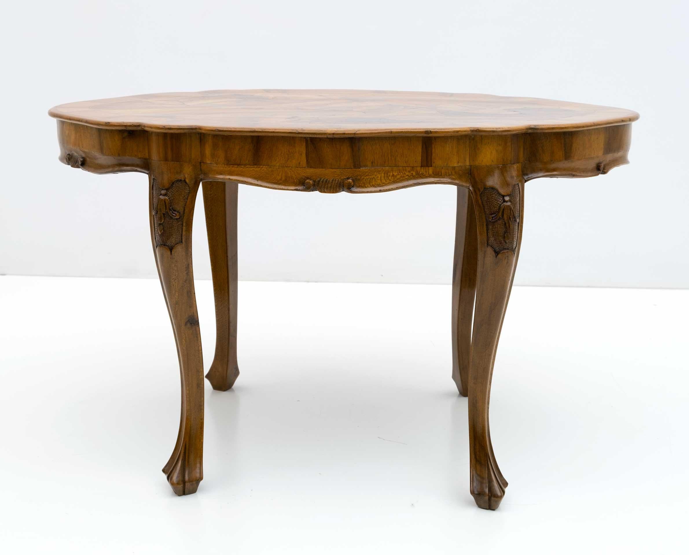 Baroque Style 20th Century Italian Walnut Coffee Table For Sale 2