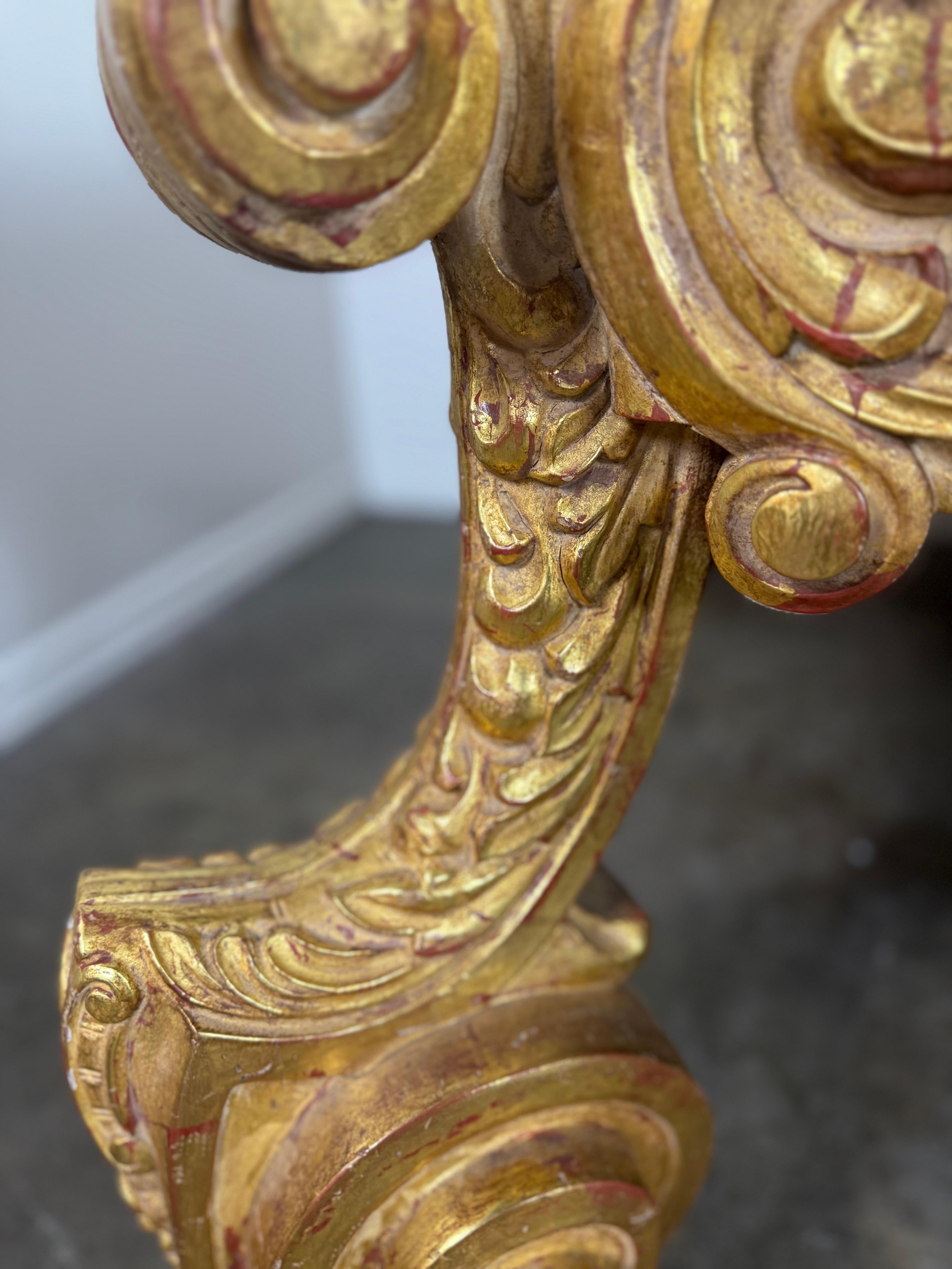 Baroque-Style 22K Gold Leaf Carved Coffee Table with Black Stone Top en vente 3