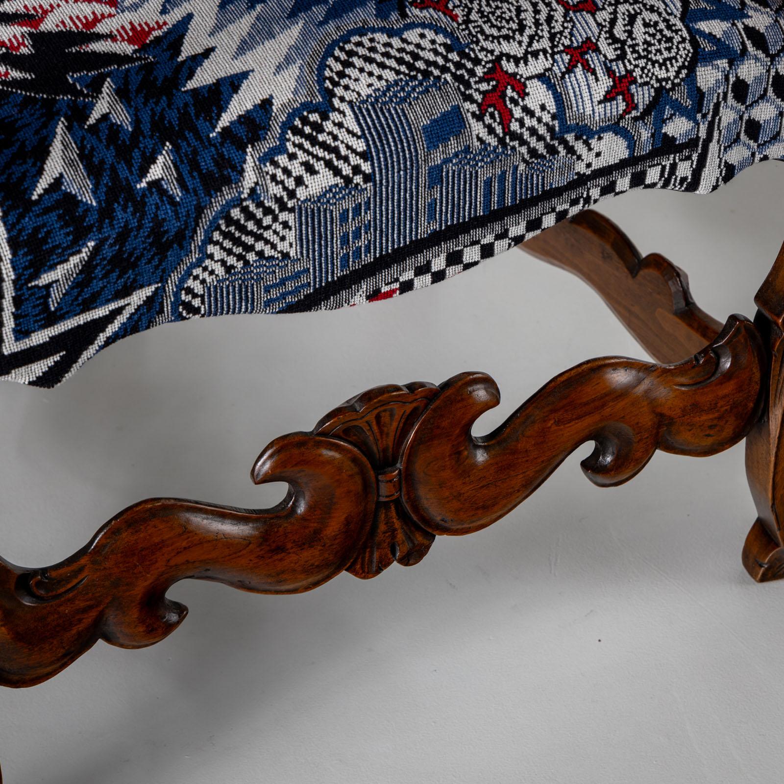 Baroque-style Armchair with modern Upholstery, Italy, mid 18th Century For Sale 2