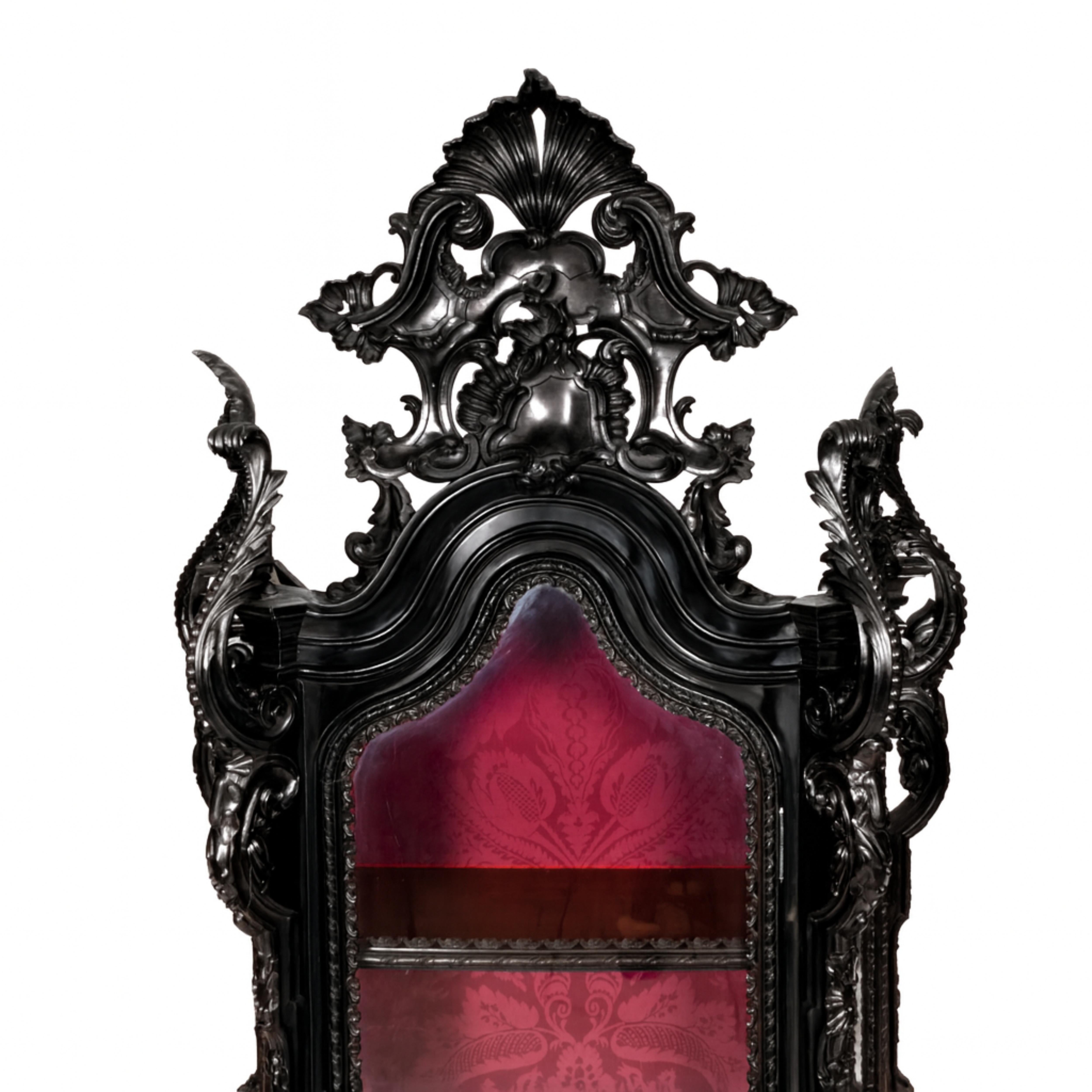 Barocco Vetrina in cedro laccato nero in stile barocco, XIX secolo in vendita