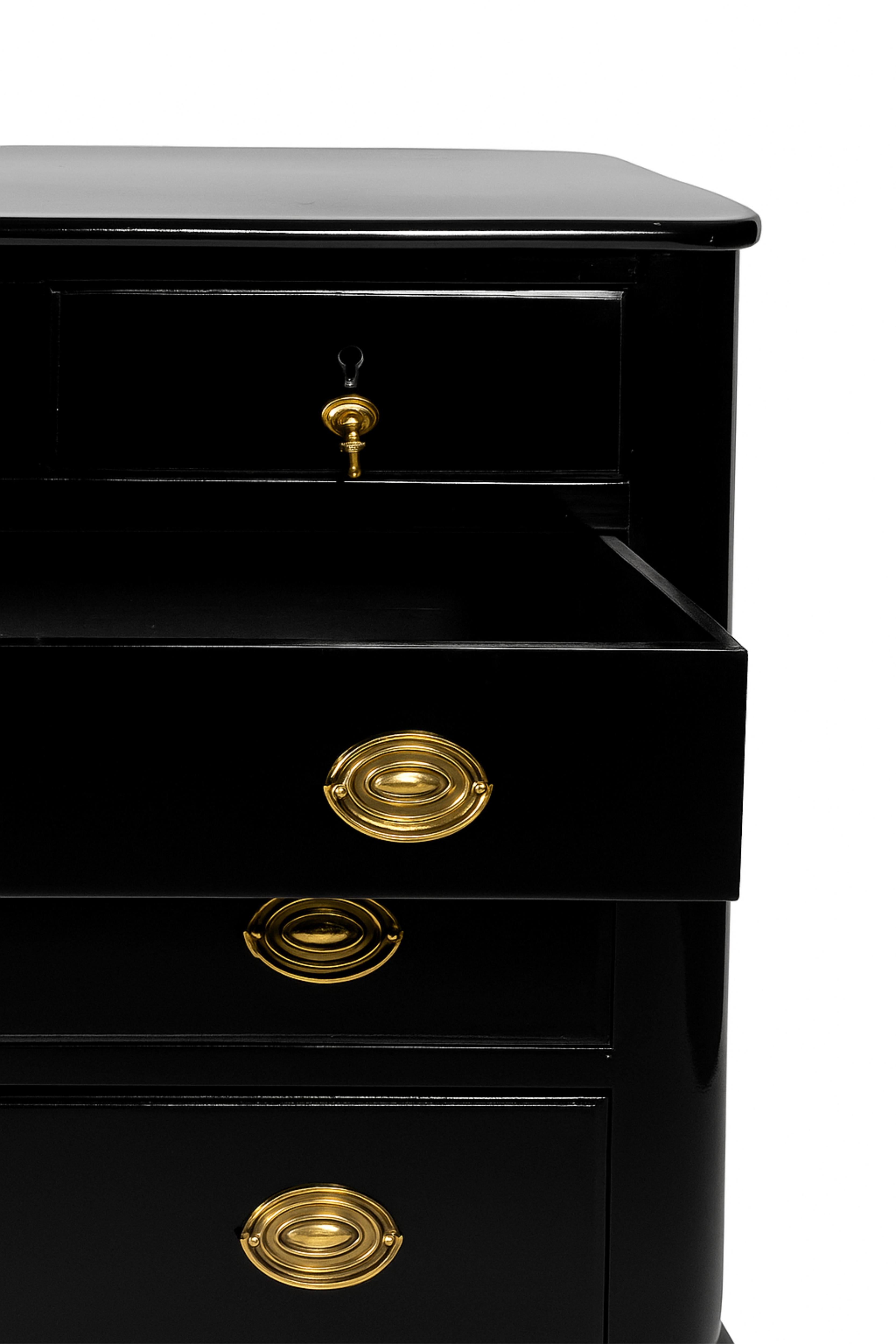 Cassettiera in lacca nera in stile barocco, XIX secolo In condizioni buone in vendita a Lisbon, PT