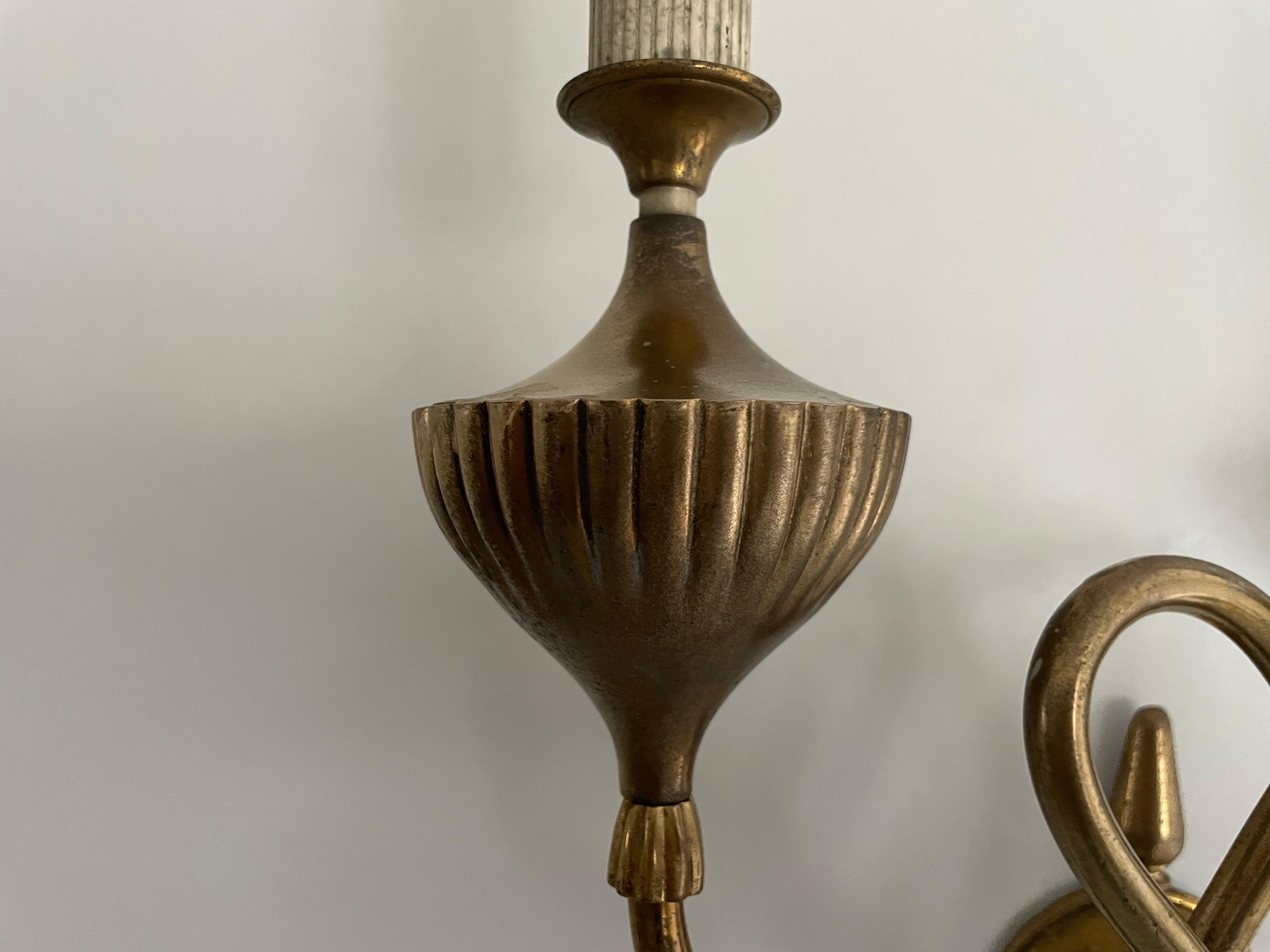 Lámpara de pared individual de latón de estilo barroco, años 50, Italia Latón en venta