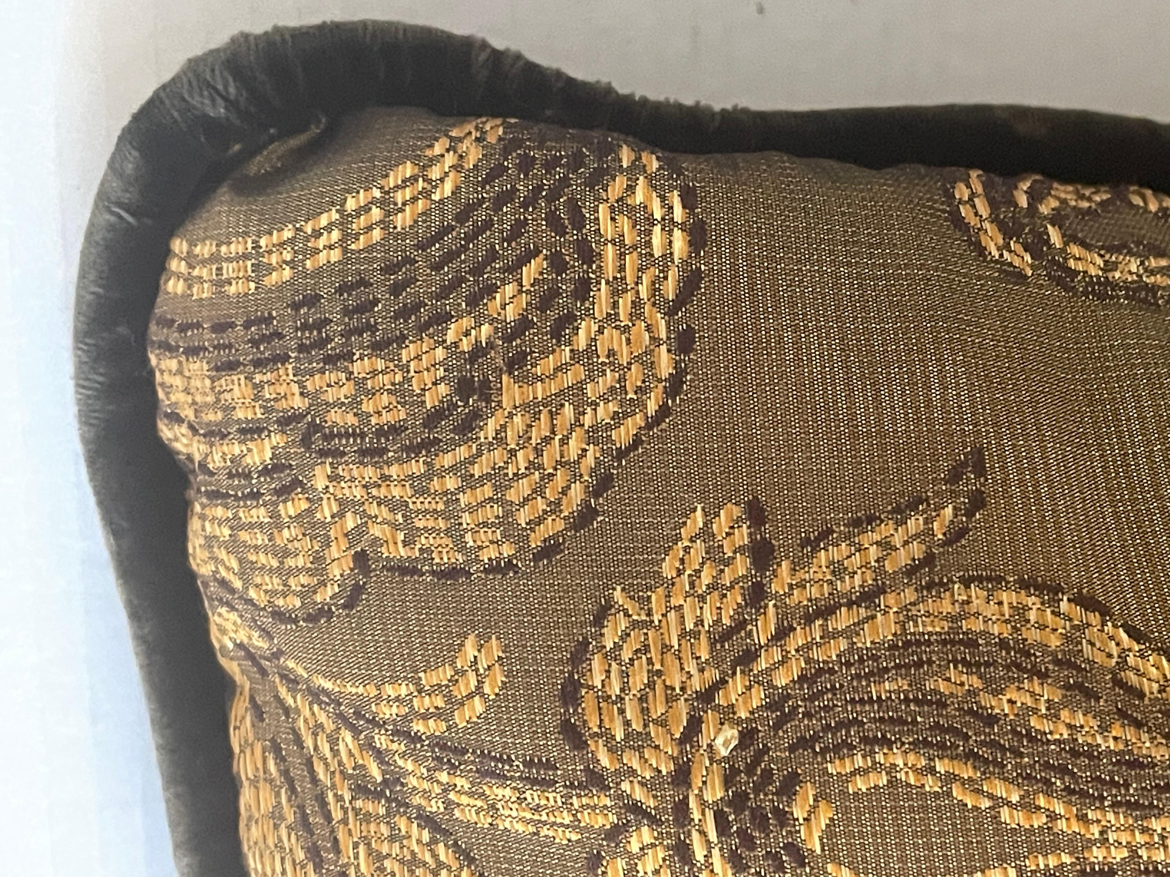 Americano Cuscino di piume in stile barocco con broccato di bronzo in vendita