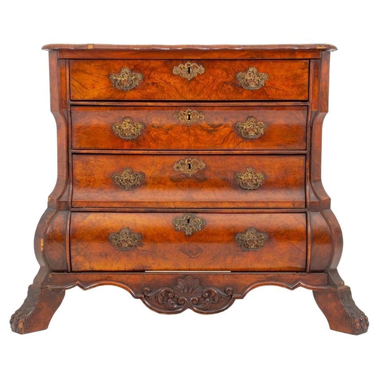 Kommode im Barockstil im Angebot bei 1stDibs