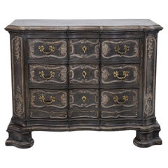 Commodes and Chests of Drawers