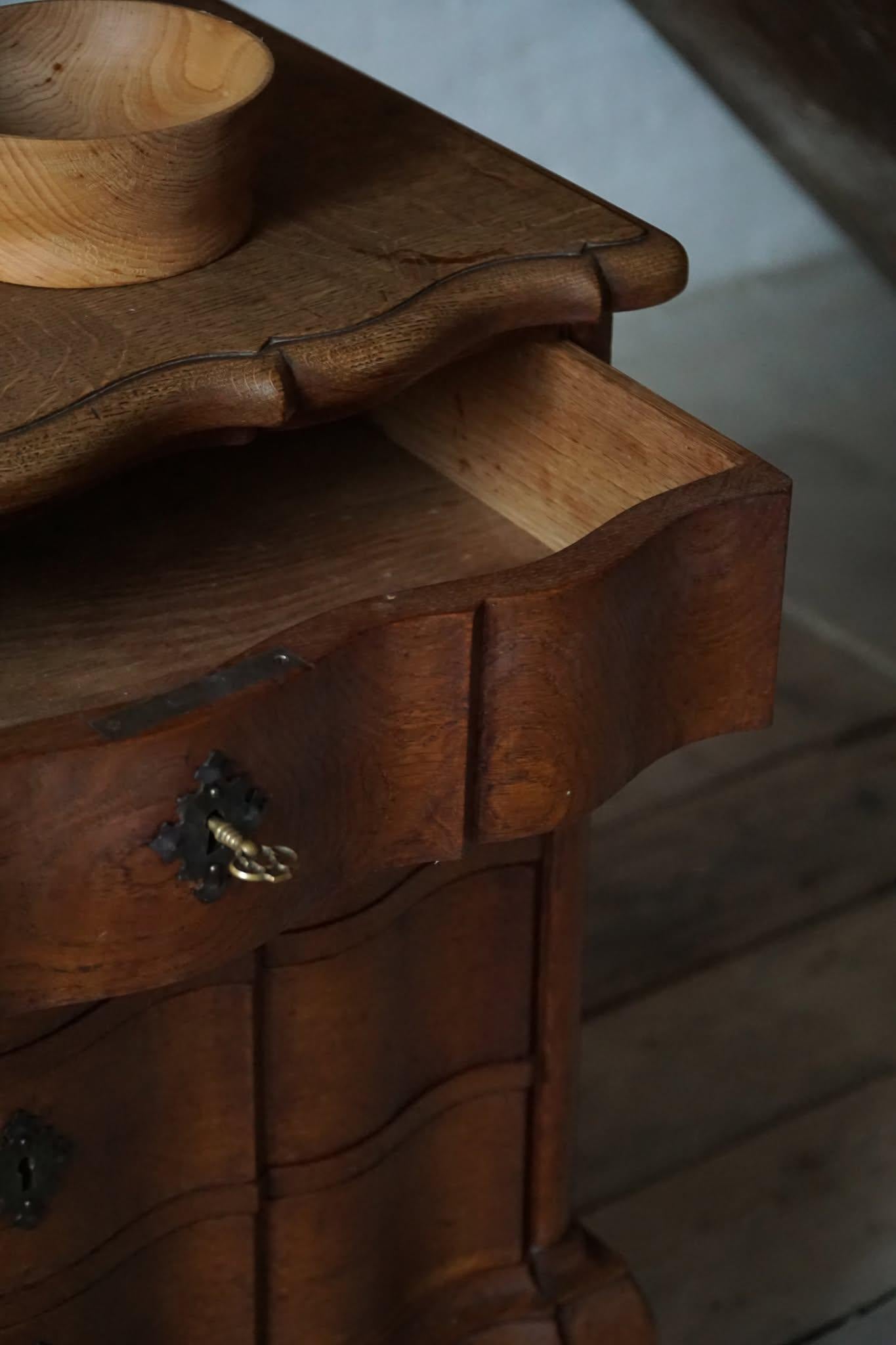 Danese Baroque-Style Chest of Drawers in Oak, Danish Cabinetmaker, Early 20th Century in vendita