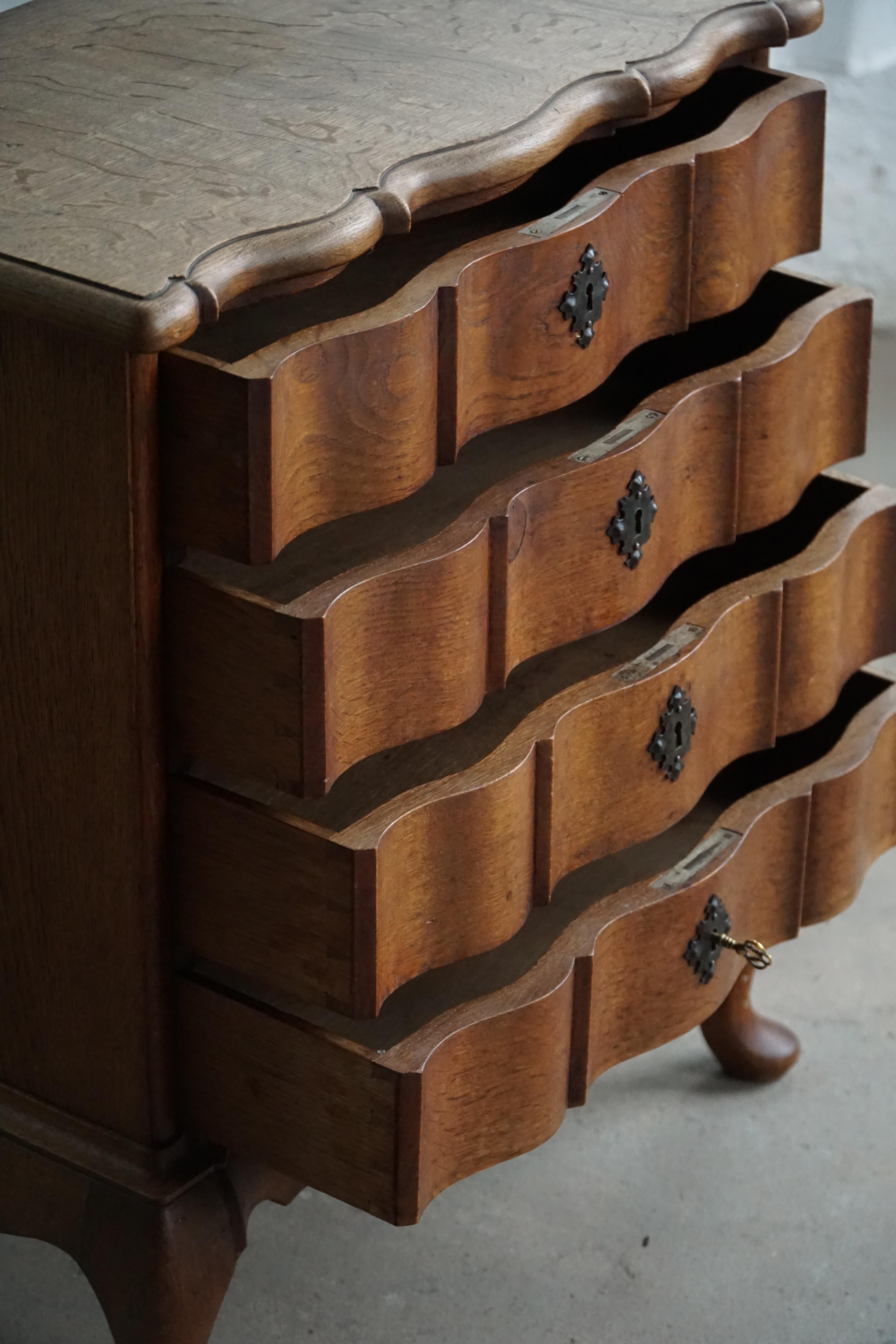 Baroque-Style Chest of Drawers in Oak, Danish Cabinetmaker, Early 20th Century In condizioni buone in vendita a Odense, DK