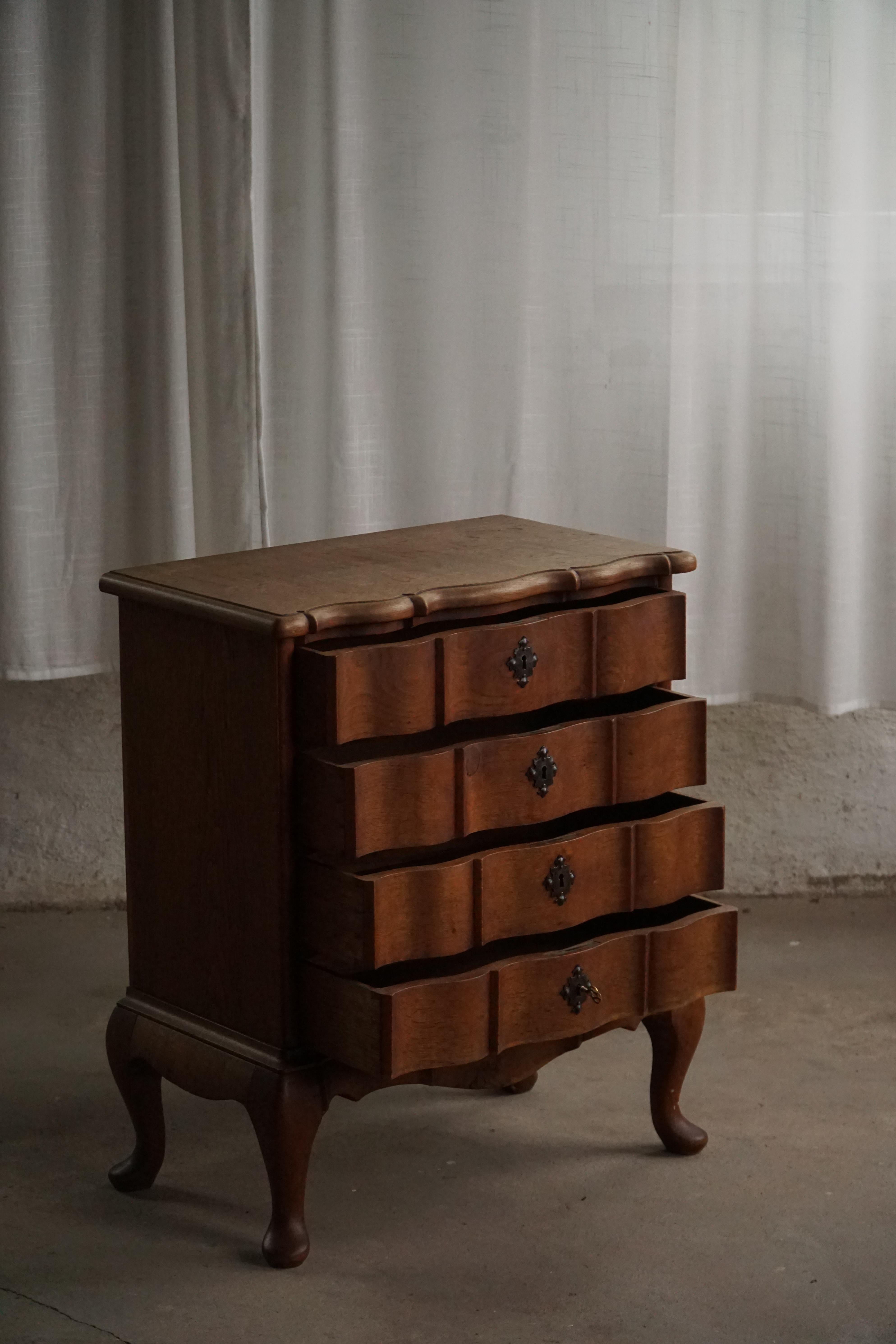 Baroque-Style Chest of Drawers in Oak, Danish Cabinetmaker, Early 20th Century in vendita 2