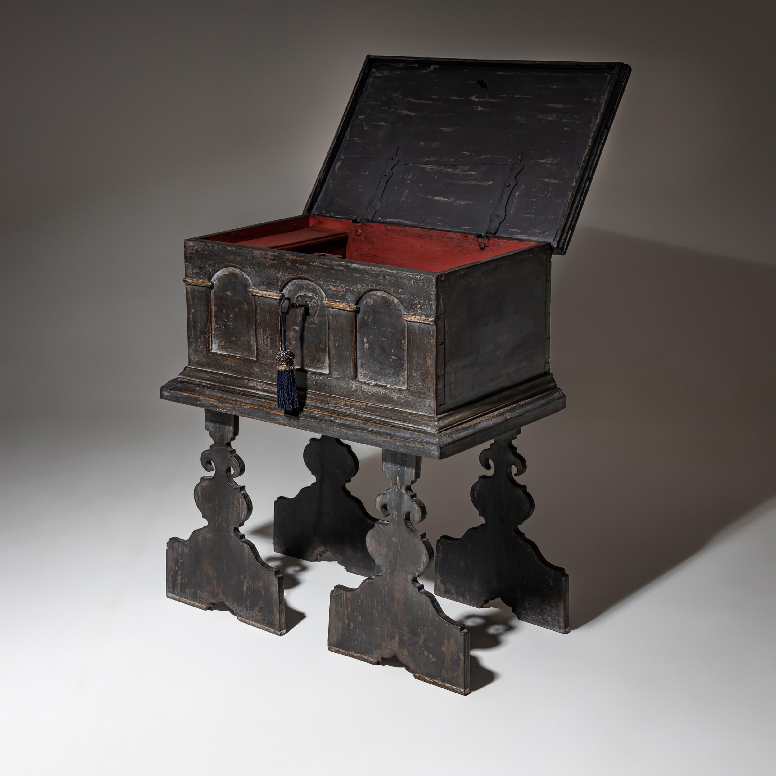 Baroque Chest on modern, baroque-style Stand, 18th / 20th Century For Sale 4