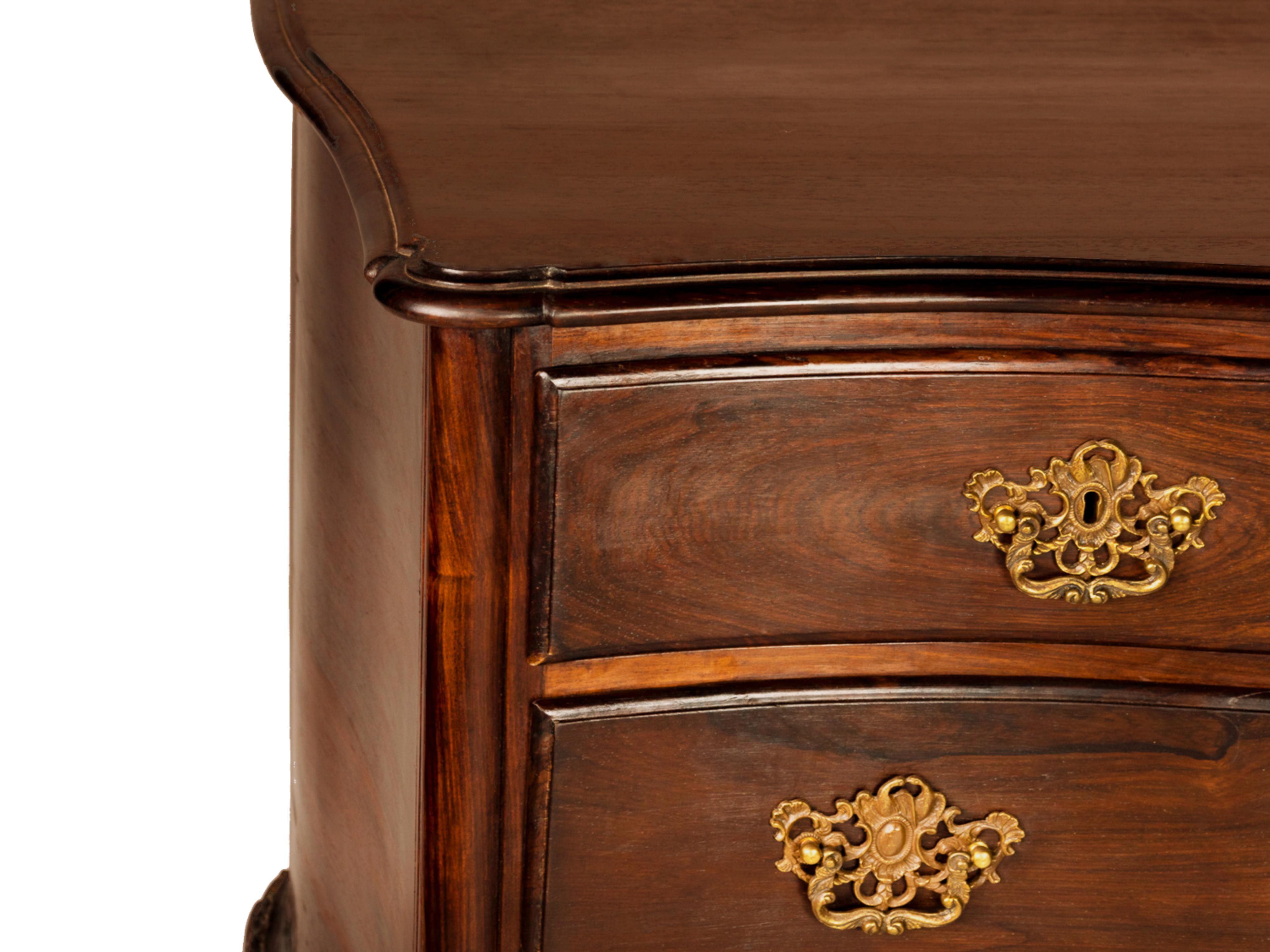 Baroque Style Chests of drawers, 19th Century In Good Condition For Sale In Lisbon, PT