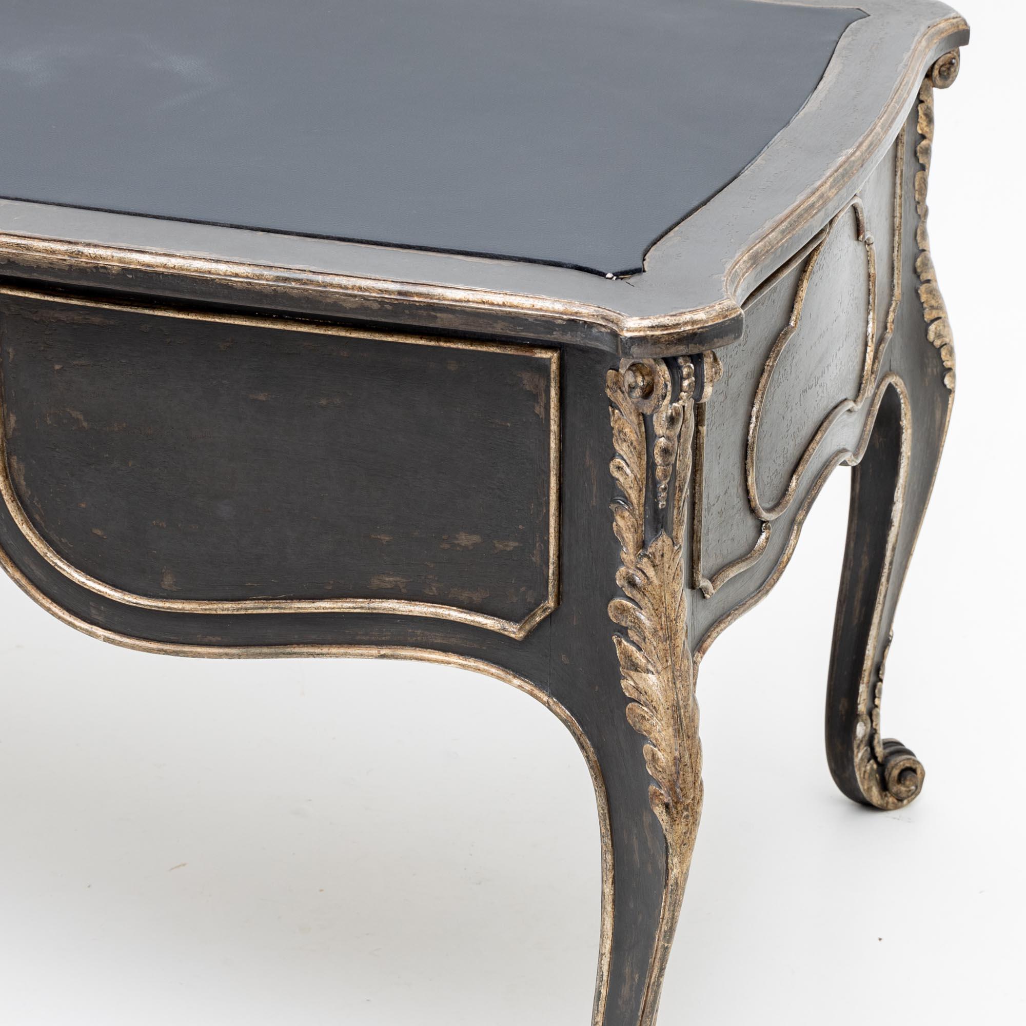Baroque-Style Desk  In Good Condition In Greding, DE