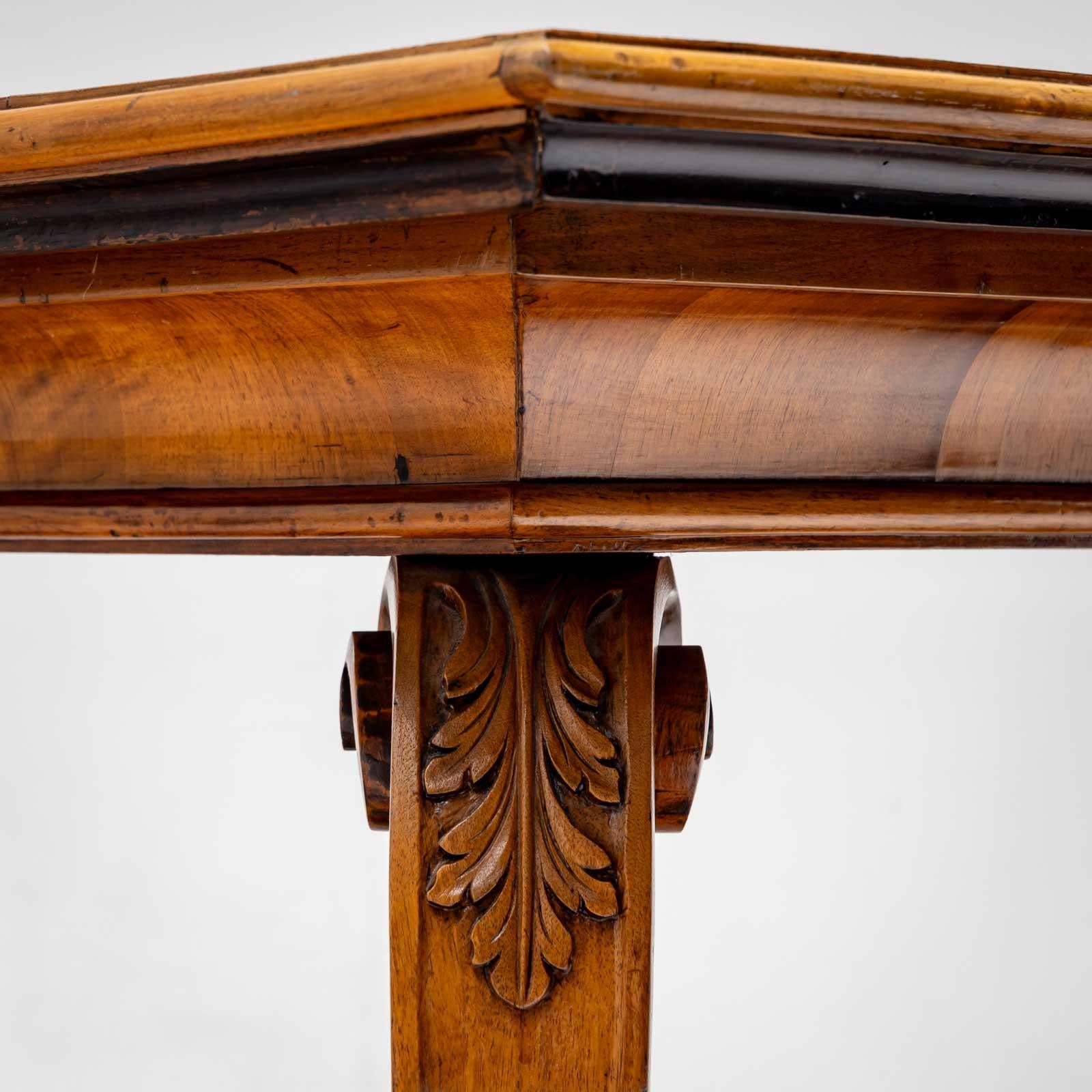 Table de salle à manger de style baroque avec scène de marqueterie, fin du 19e siècle en vente 1