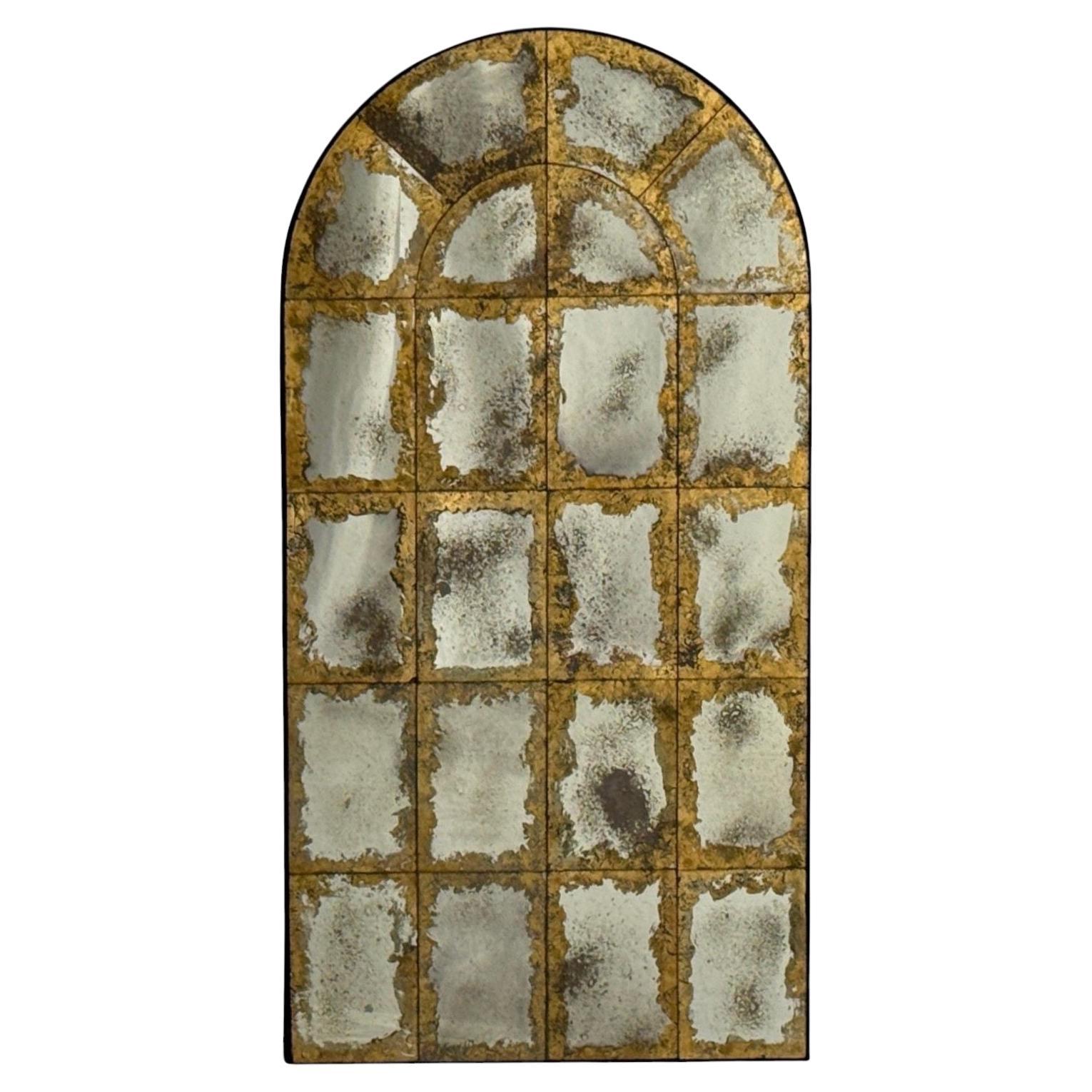 Stile barocco, vetro eglomisé, specchio da parete ad arco dorato, legno tinto