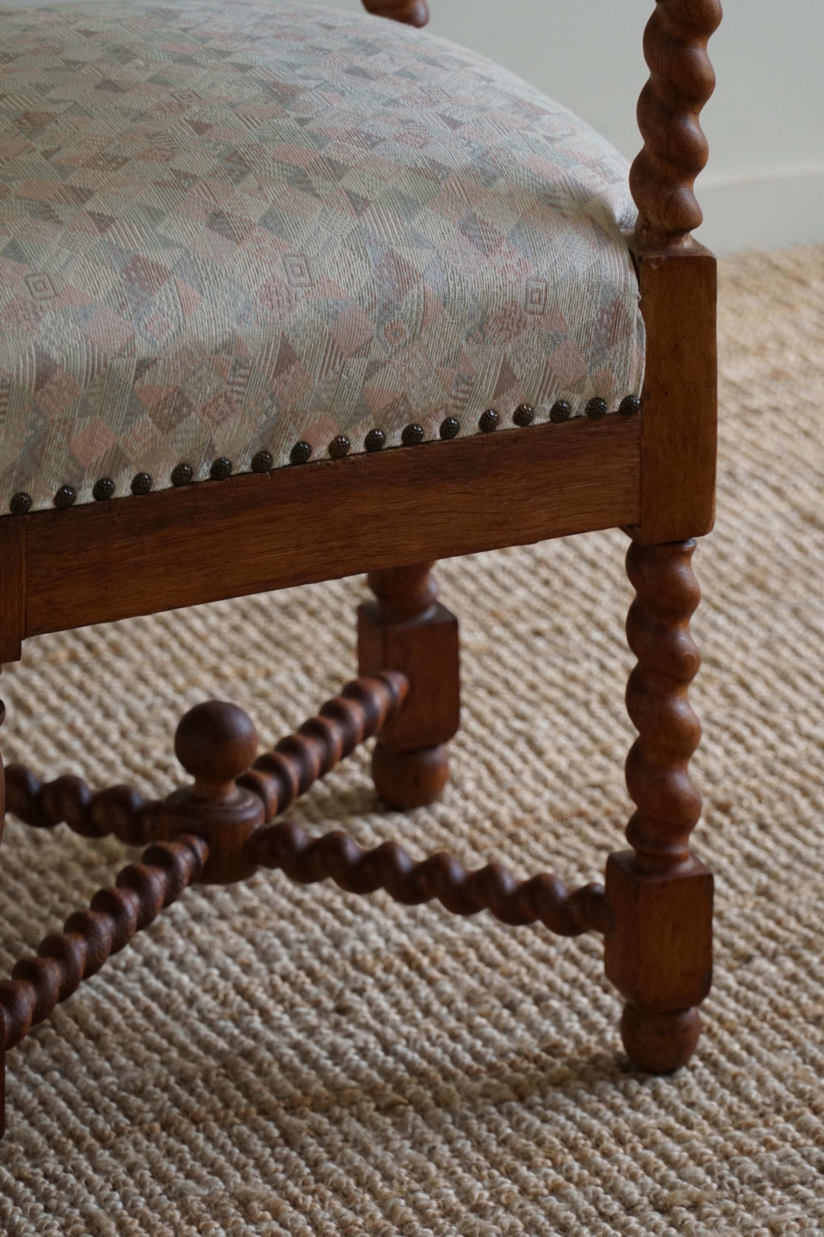 Baroque Style English Chair with Barley Twisted Legs in Oak, 1920s For Sale 8