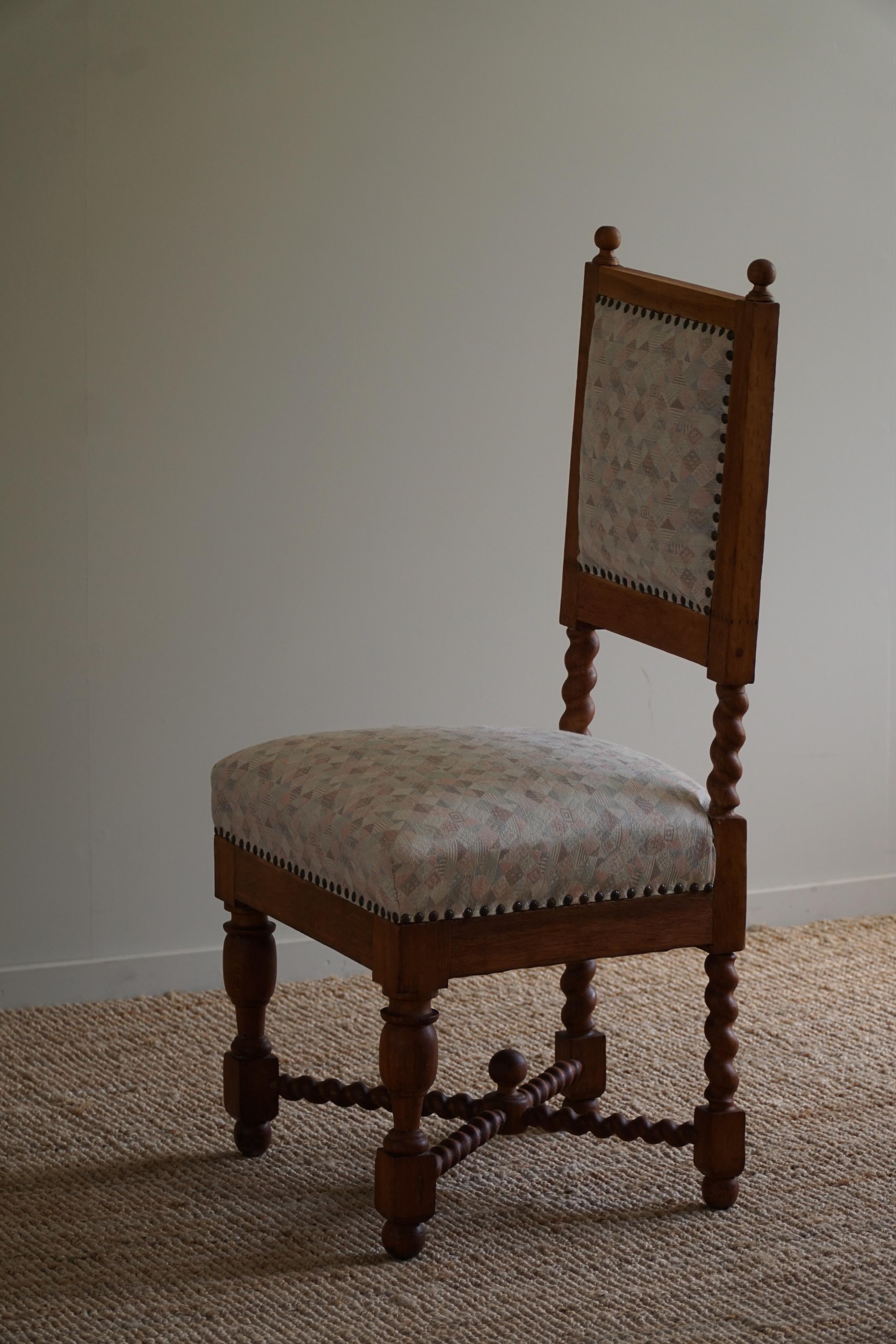 Baroque Style English Chair with Barley Twisted Legs in Oak, 1920s For Sale 9