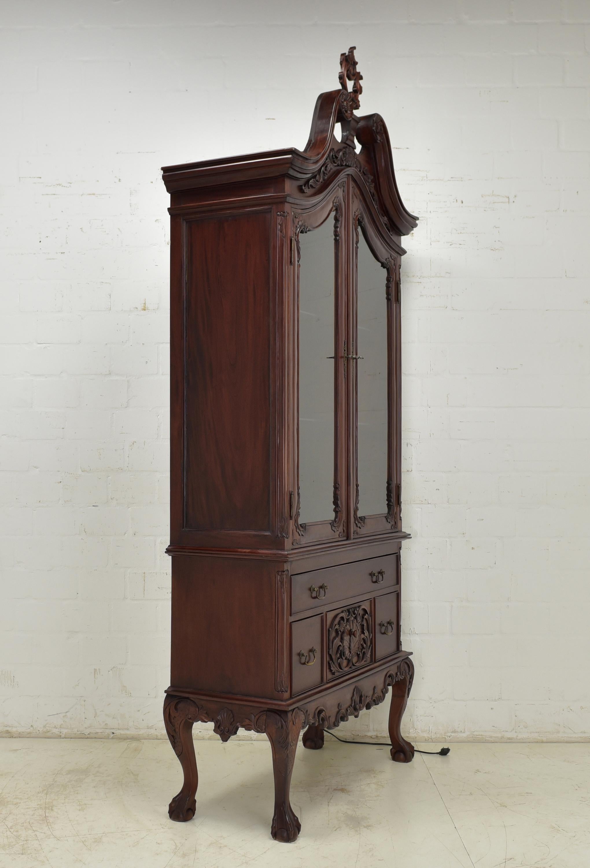 Baroque Style / English Style Display Cabinet Furniture in Mahogany, 1990 For Sale 6