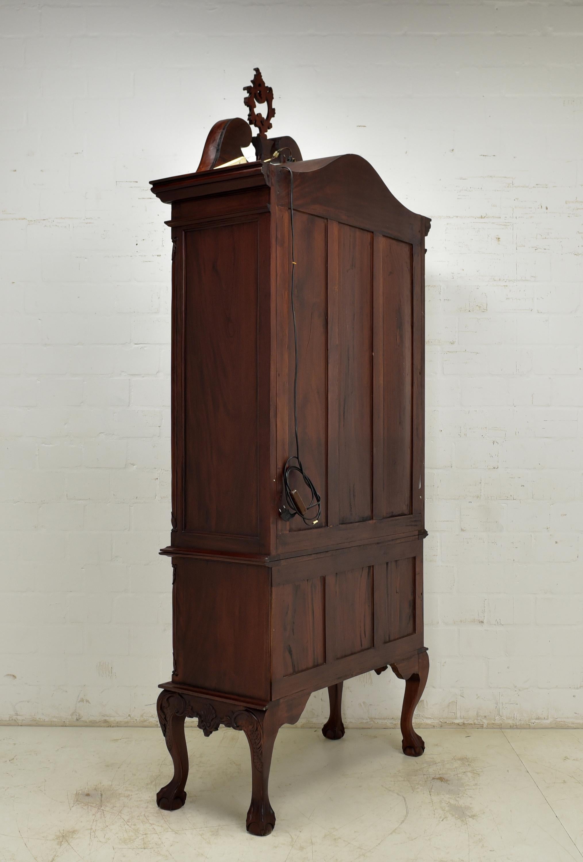 Baroque Style / English Style Display Cabinet Furniture in Mahogany, 1990 For Sale 7
