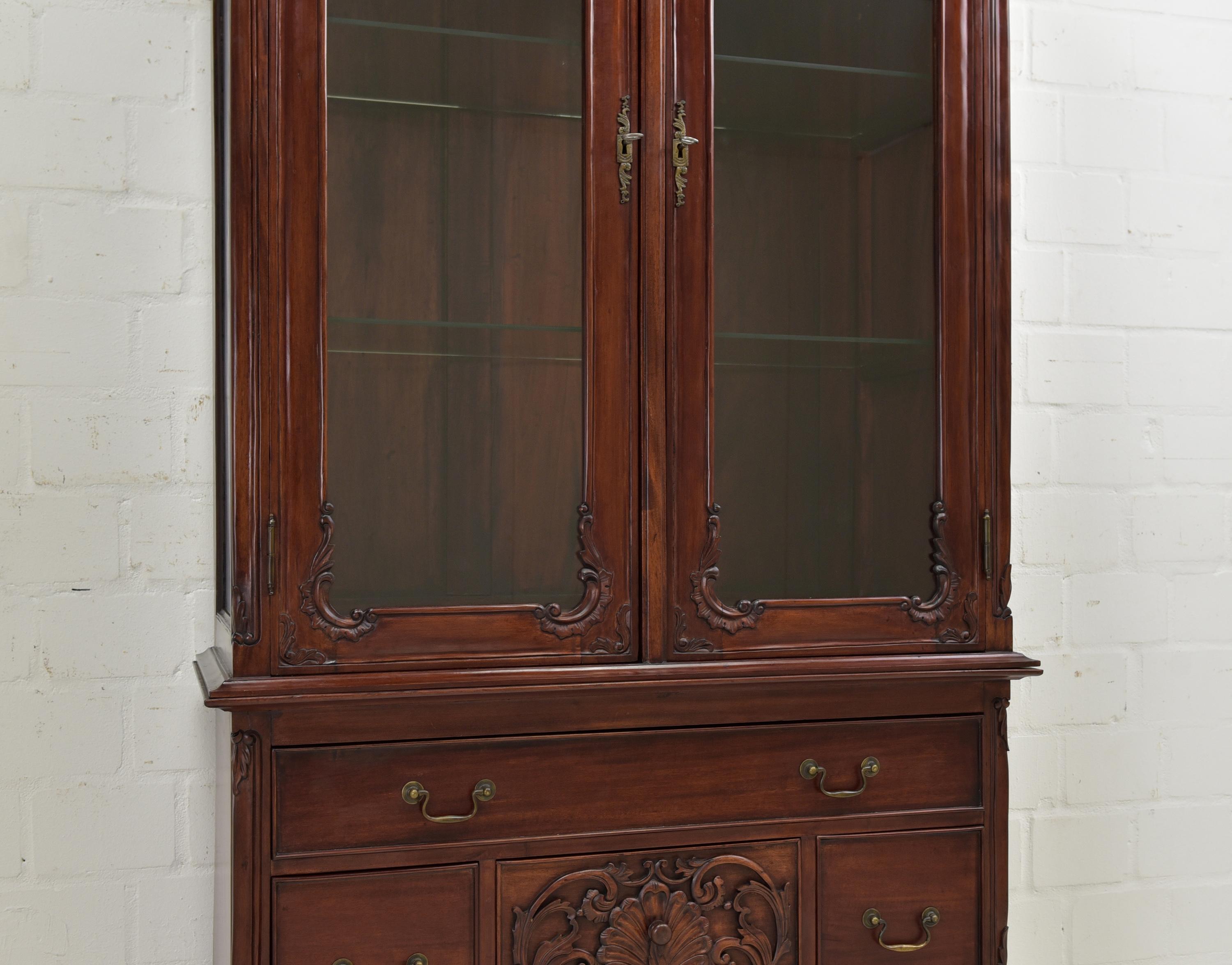Baroque Style / English Style Display Cabinet Furniture in Mahogany, 1990 For Sale 5
