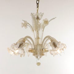 Lustre de Murano à cinq bras de style baroque orné de fleurs d'or