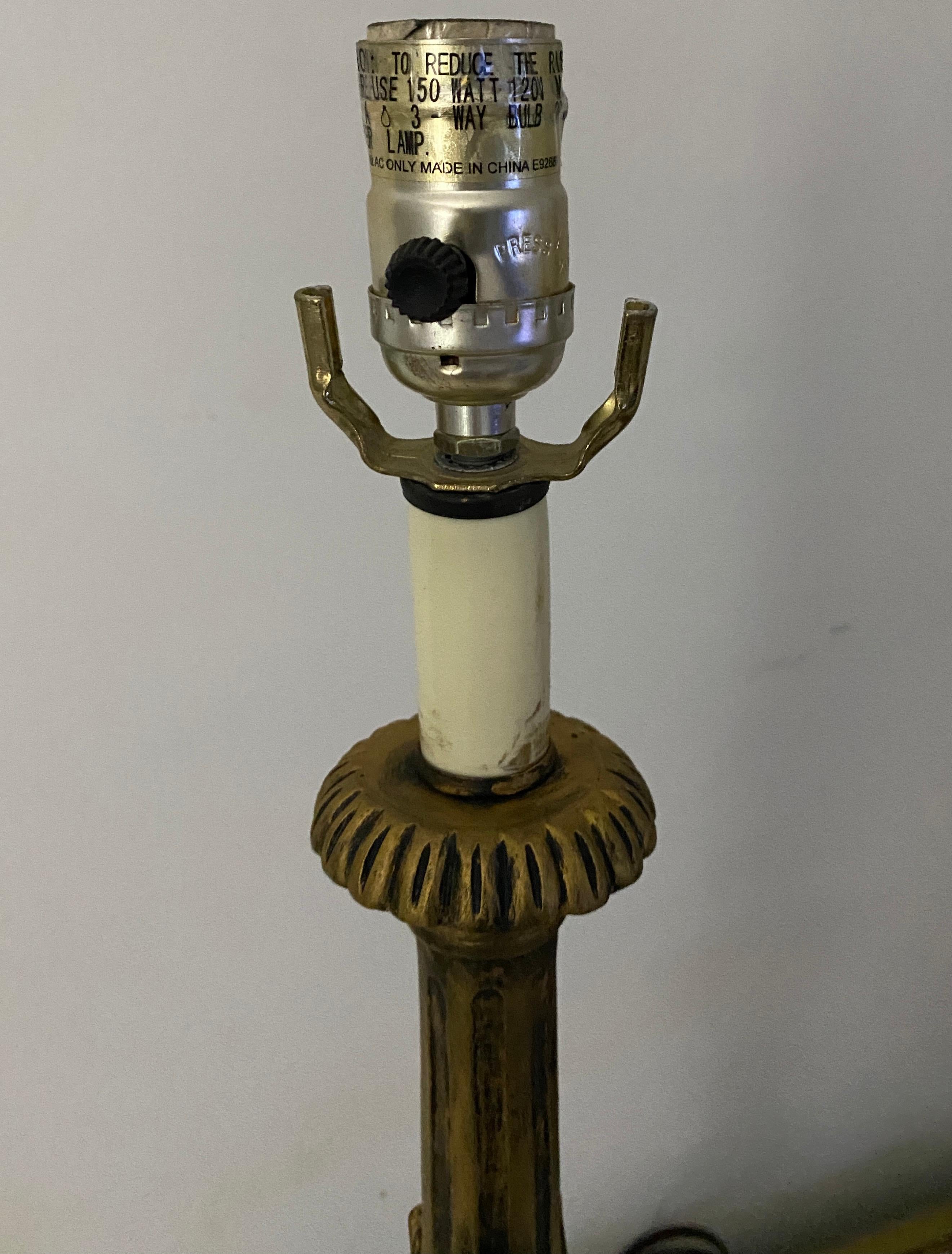 20ième siècle Lampe de Table en Bois Doré de Style Baroque en vente