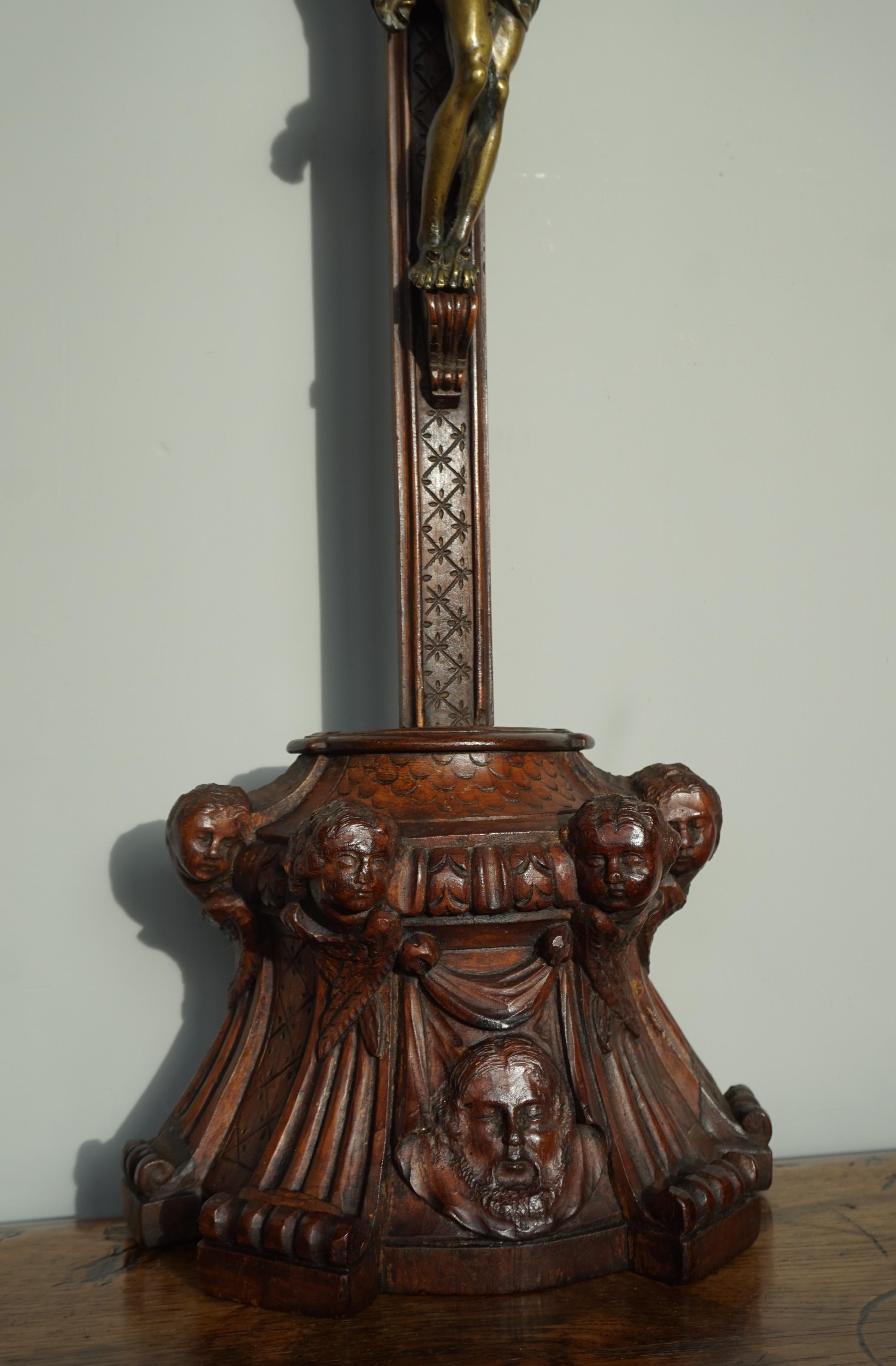 Crucifix de style baroque sculpté à la main avec un étonnant Corpus du Christ en bronze en vente 6
