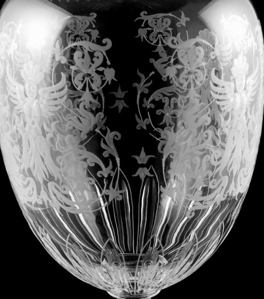 Große italienische Kristallvase im Barockstil mit grotesken Gravuren im Angebot 2