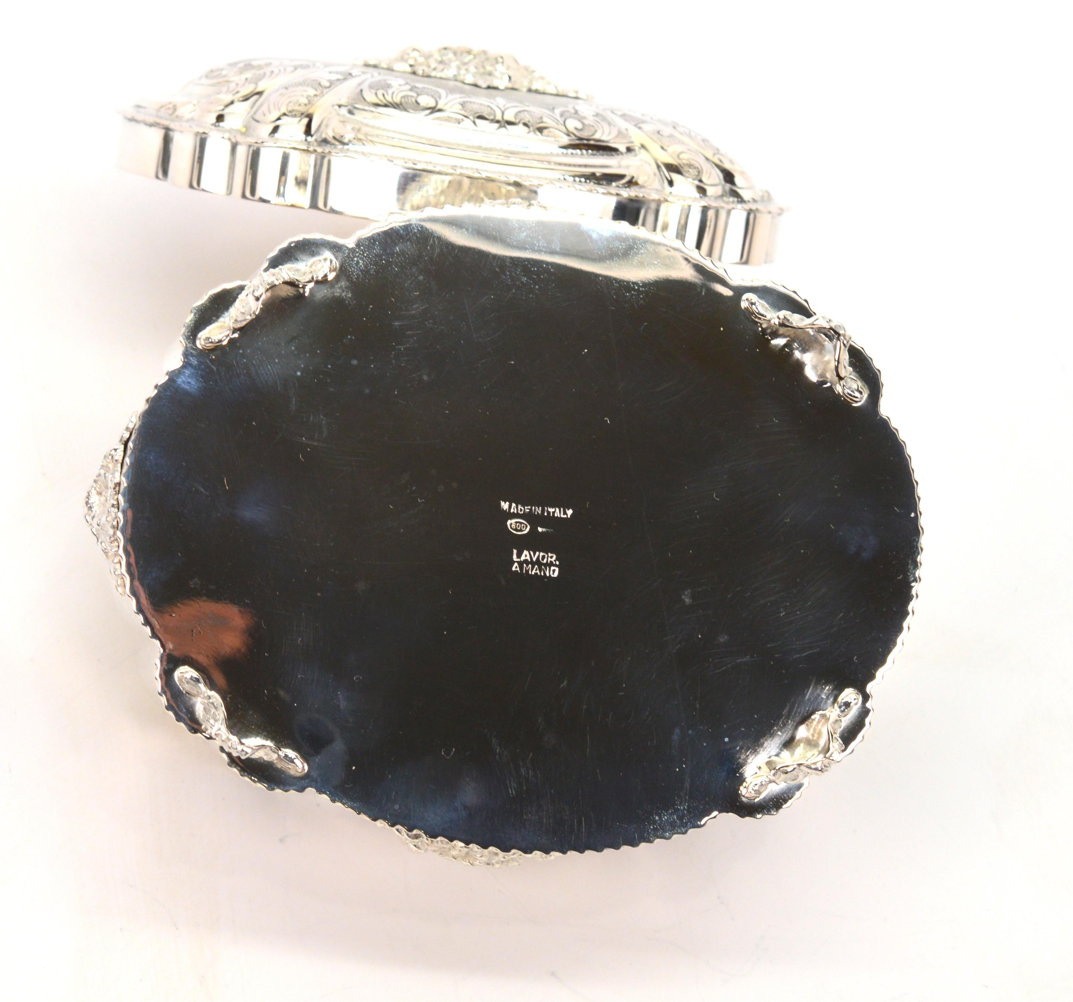 Boîte à bijoux de coiffeuse italienne de style baroque en argent lavor en vente 2
