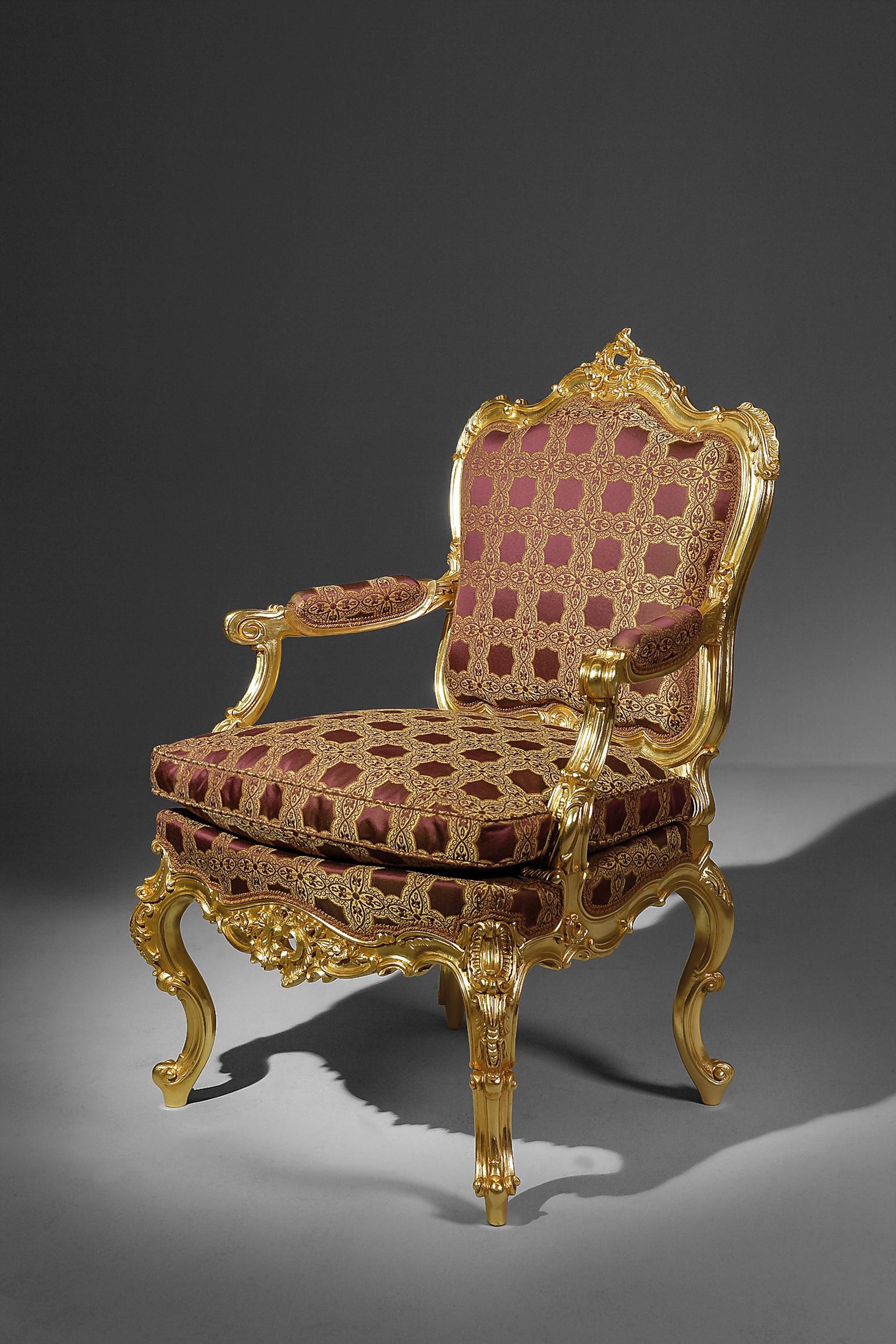 Hand-Carved Baroque Style Living Armchair, Hand Carved and Gilded, Fully Made in Italy For Sale