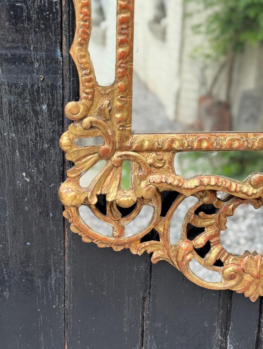 Baroque-style mirror in carved and gilded wood, Austro-Hungarian Empire For Sale 2