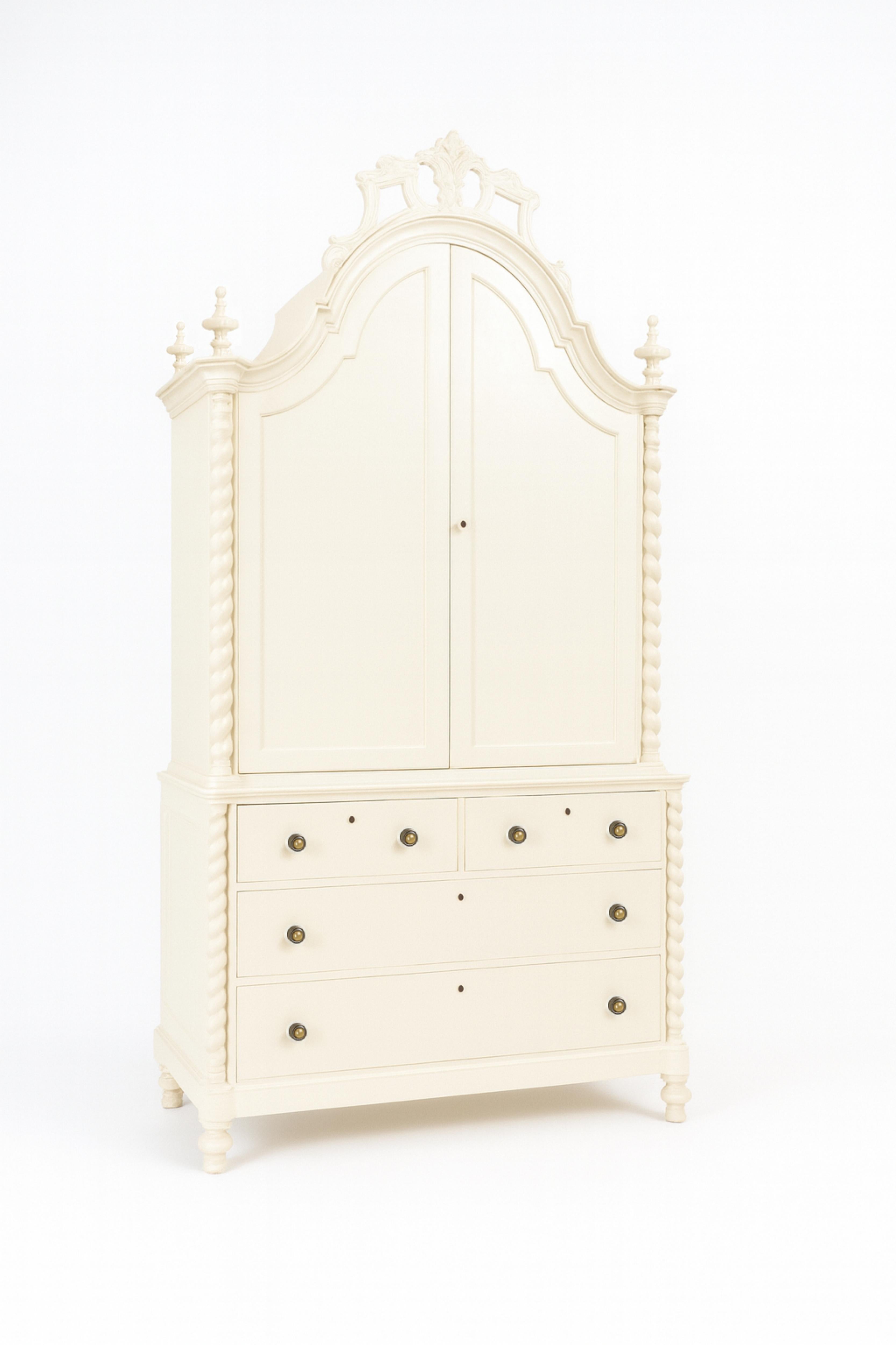 Baroque Style Off White Lacquer Chest of Drawers Oratory, 19th Century For Sale 2