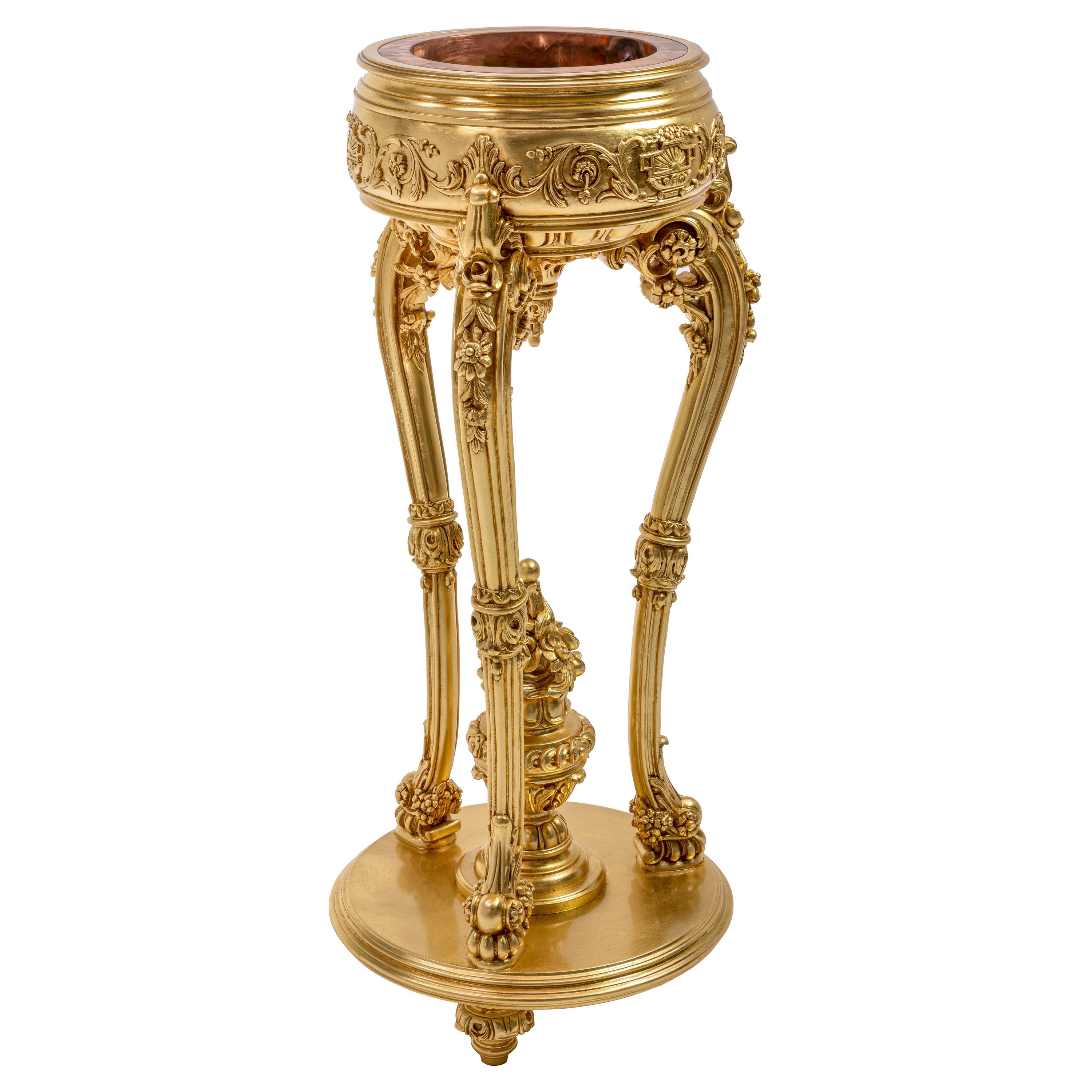 Baroque Style Standvase, Wood Hand Carved and Gold Leaf Finishing, Made in Italy For Sale