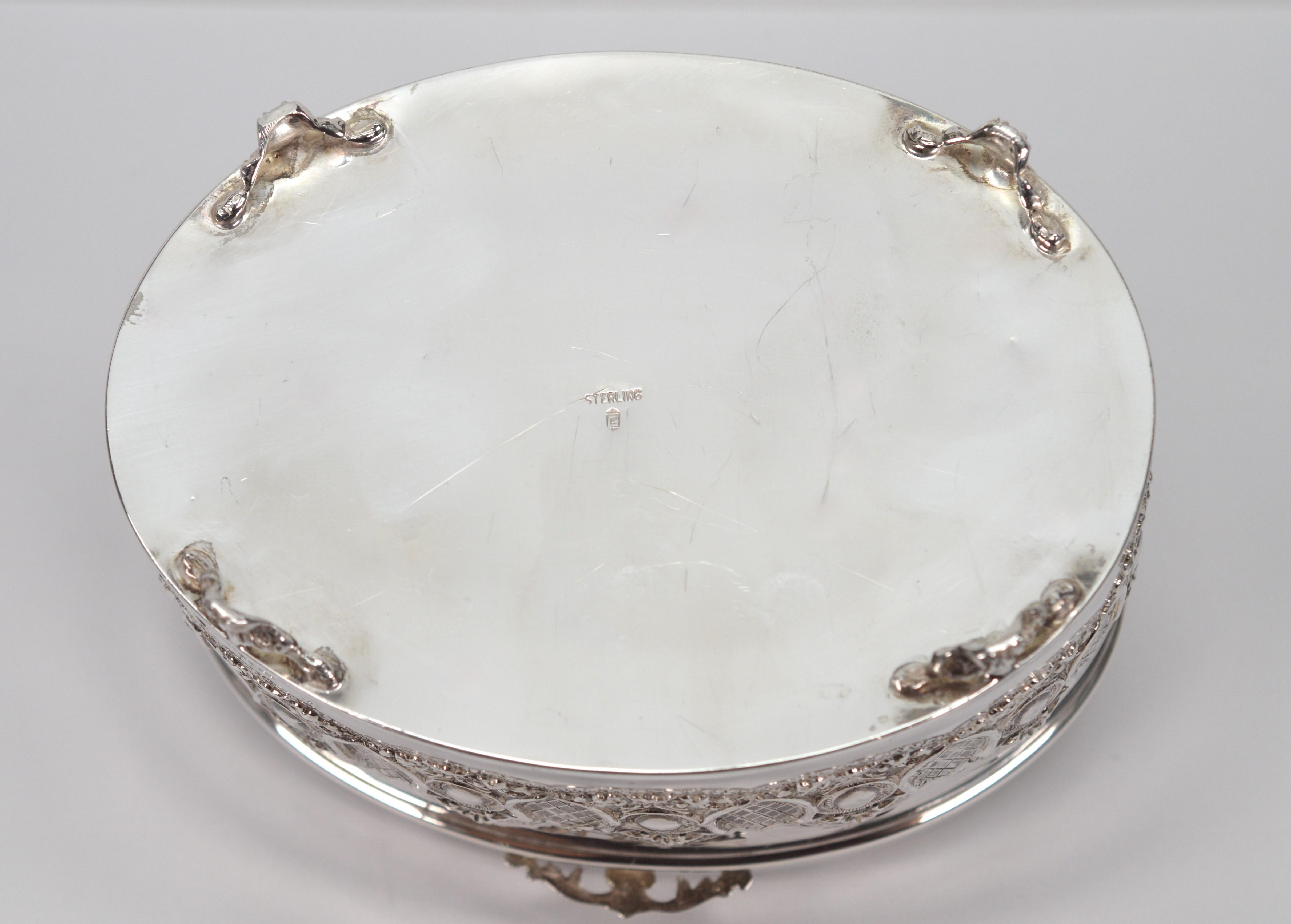 Baroque Style Sterling Silver Oval Repousse Jewelry Trinket Box For Sale 1