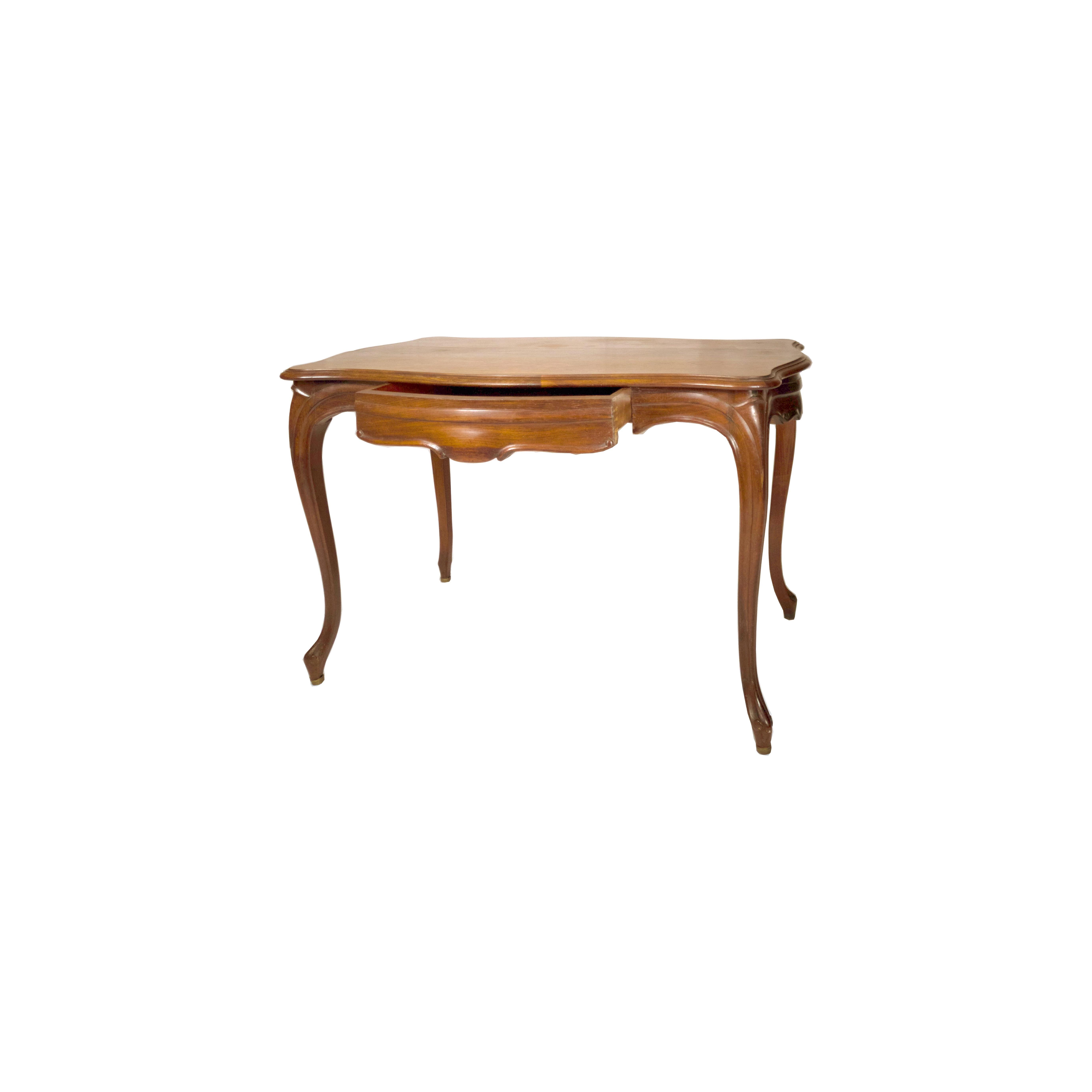 Baroque Style Walnut Desk, 19th Century In Good Condition For Sale In Lisbon, PT