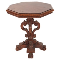 Table d'appoint de style baroque en noyer